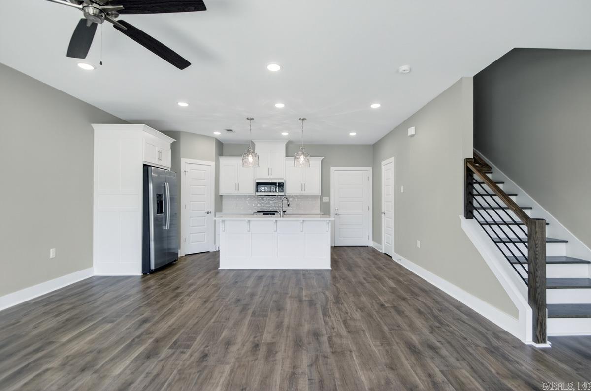 ISABELLE COURT - Residential