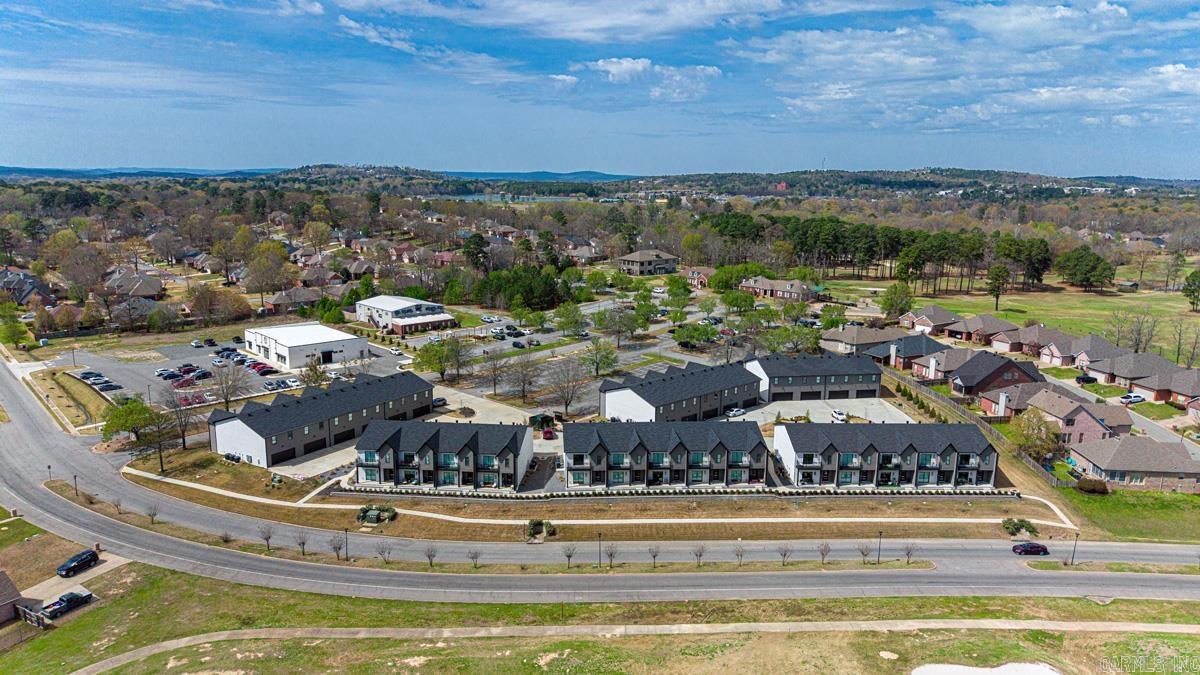 ISABELLE COURT - Residential