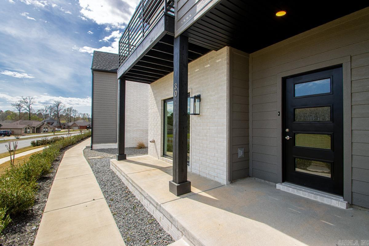 ISABELLE COURT - Residential