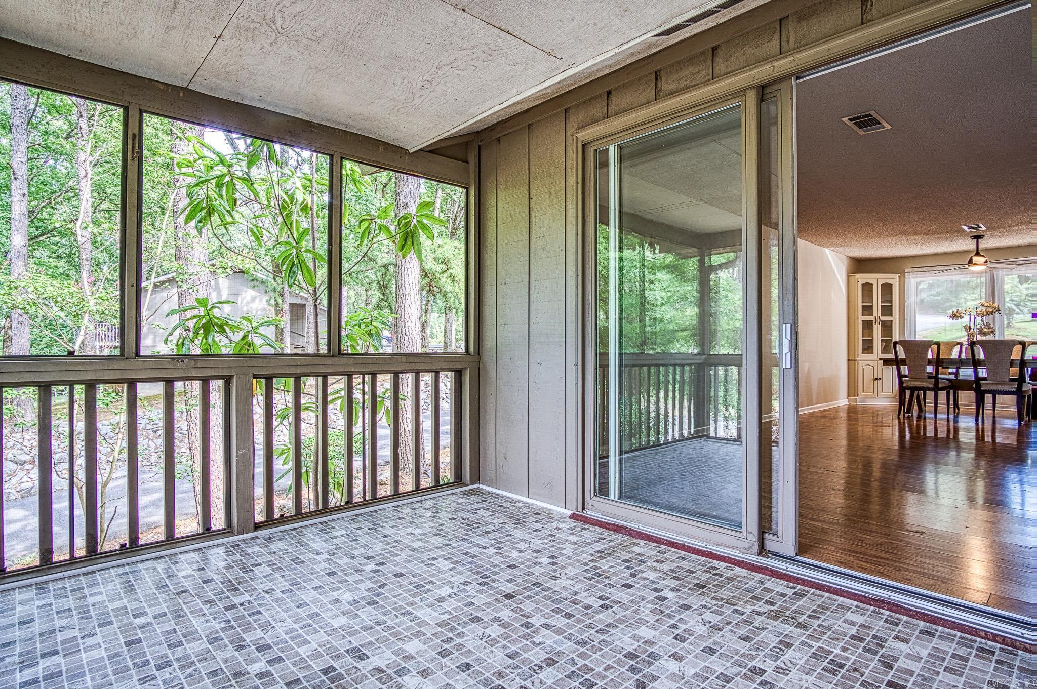 VALENCIA COURTS - Residential
