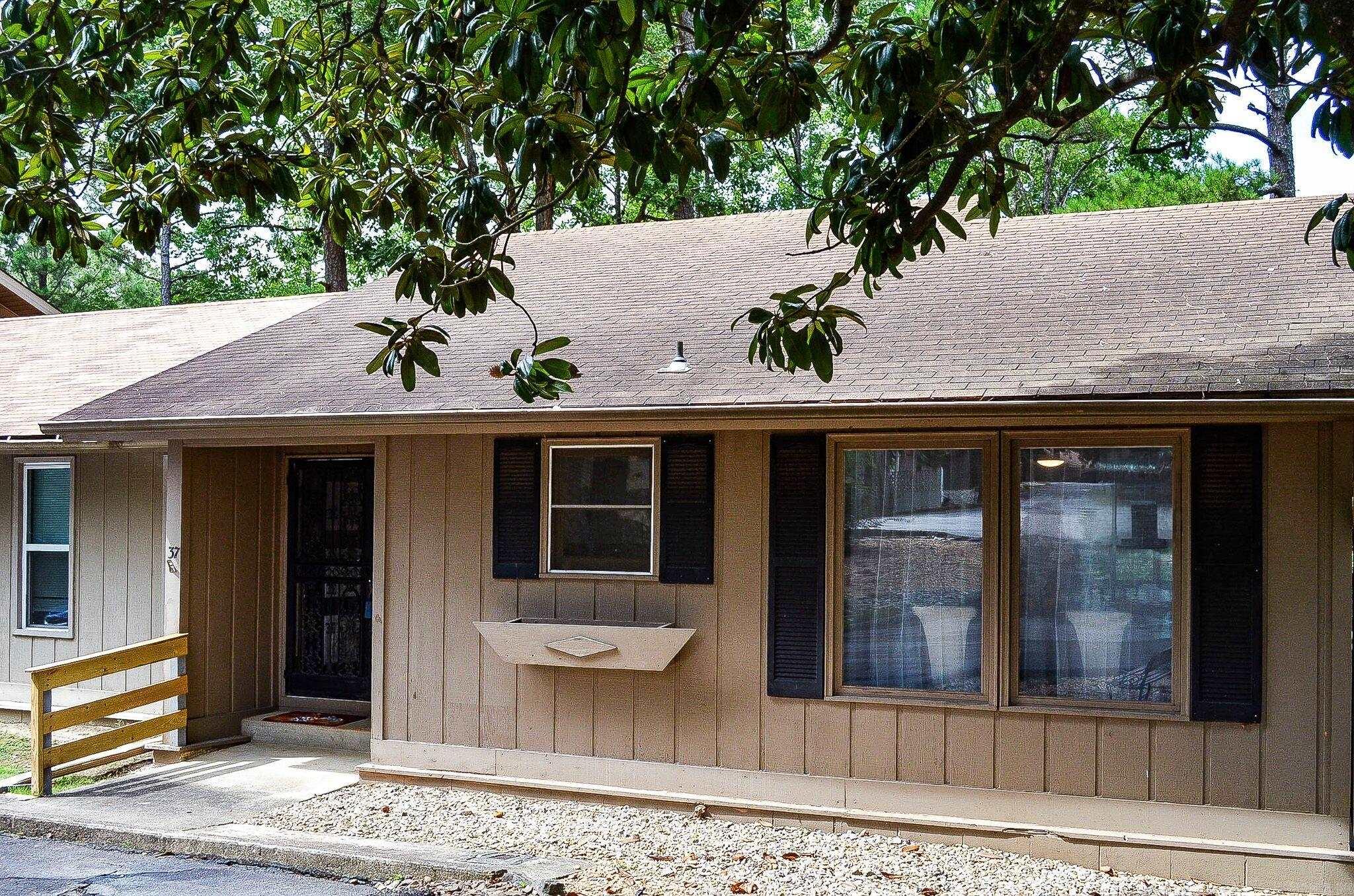 DISCOVER THIS CHARMING 3 BDRM, 2 FULL BATH WITH TUB, TWO LEVEL TOWNHOUSE. IDEALLY LOCATED WITHIN WALKING DISTANCE TO LAKE DE SOTO. THE MAIN LEVEL OFFERS CONVENIENT LIVING WITH KITCHEN, MASTER BDRM, FULL BATH, AND SPACIOUS SCREENED IN PORCH PERFECT FOR RELAXING OUTDOORS. THE LOWER LEVEL FEATURES 2 ADDITIONAL BDRMS, A FULL BATH WITH TUB, LAUNDRY ROOM, AND A WORKSHOP FOR HOBBIES OR STORAGE. RECENT UPDATES INCLUDE A NEW STOVE, MICROWAVE, DISHWASHER, LIGHT FIXTURES, AND A FRESH COAT OF PAINT, MAKING THIS HOME MOVE IN READY. ENJOY LOW MAINTENANCE LIVING IN A PEACEFUL SETTING CLOSE TO THE LAKE AND ALL VILLAGE AMENITIES. GREAT FOR FULL TIME LIVING OR NIGHTLY RENTAL. SEE AGENT REMARKS PLEASE.