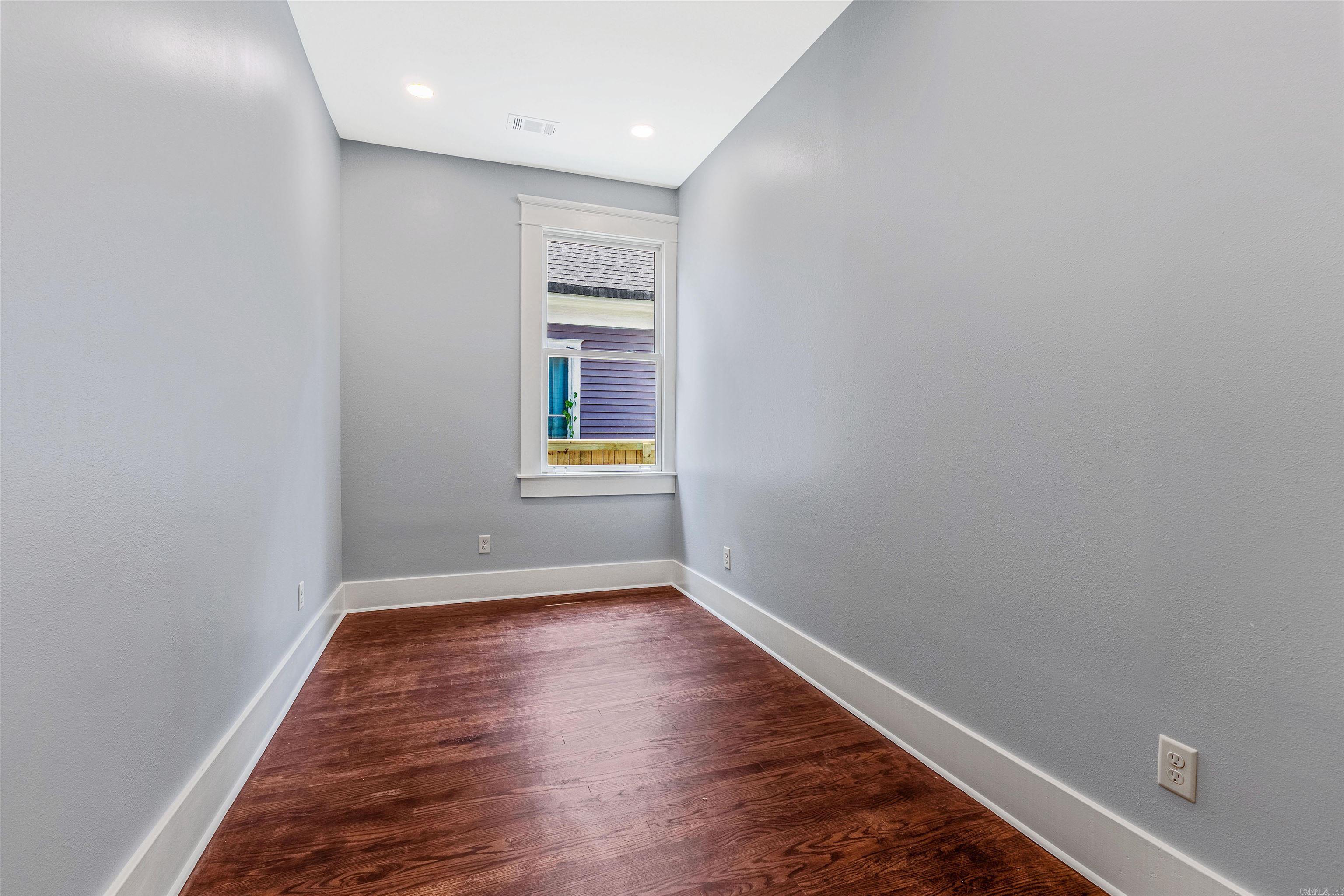 Weldon E Wrights - Residential