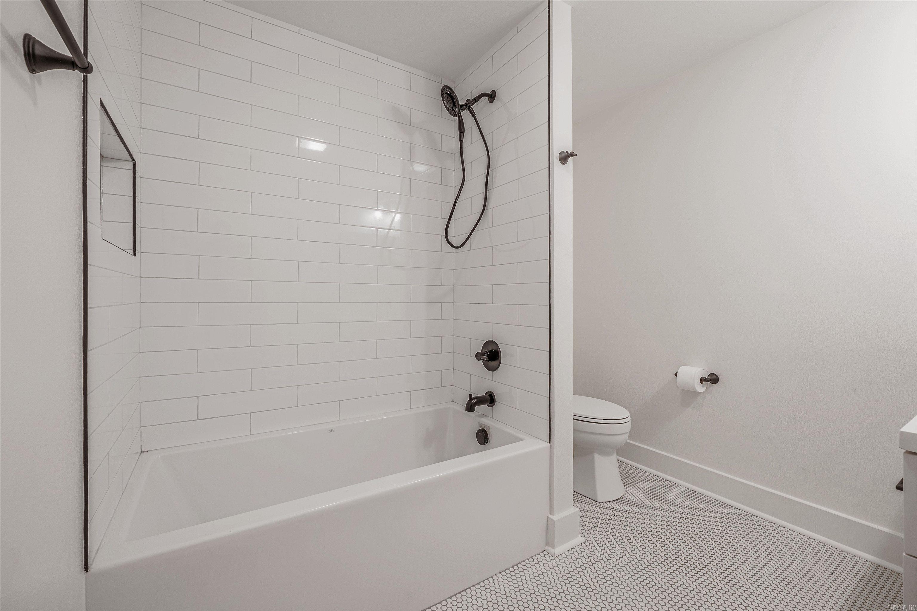 Weldon E Wrights - Residential