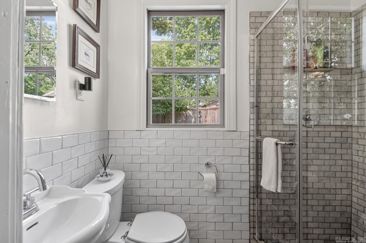 PULASKI HEIGHTS - Residential