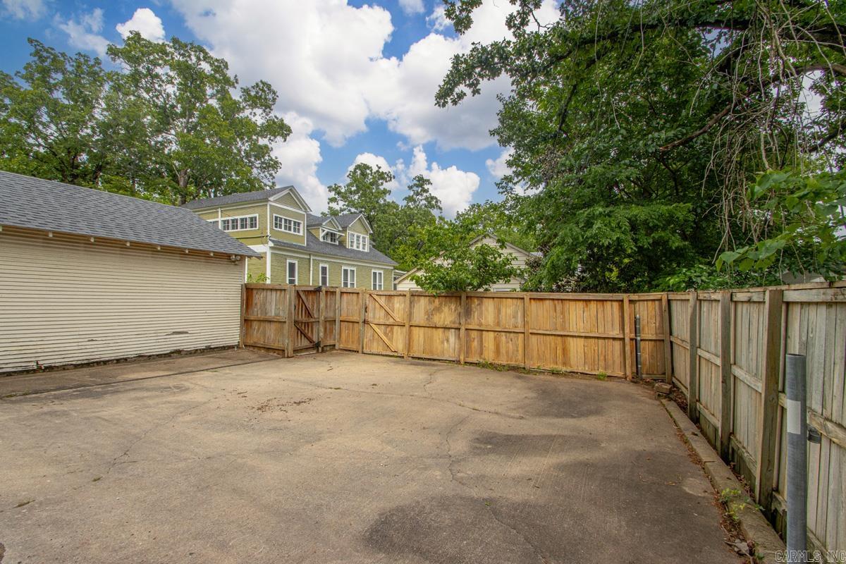 PULASKI HEIGHTS - Residential