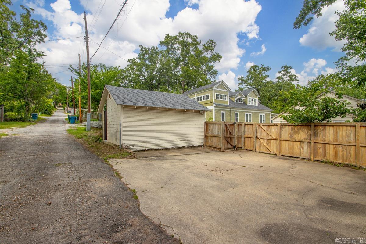 PULASKI HEIGHTS - Residential