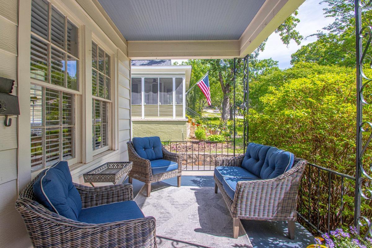 PULASKI HEIGHTS - Residential