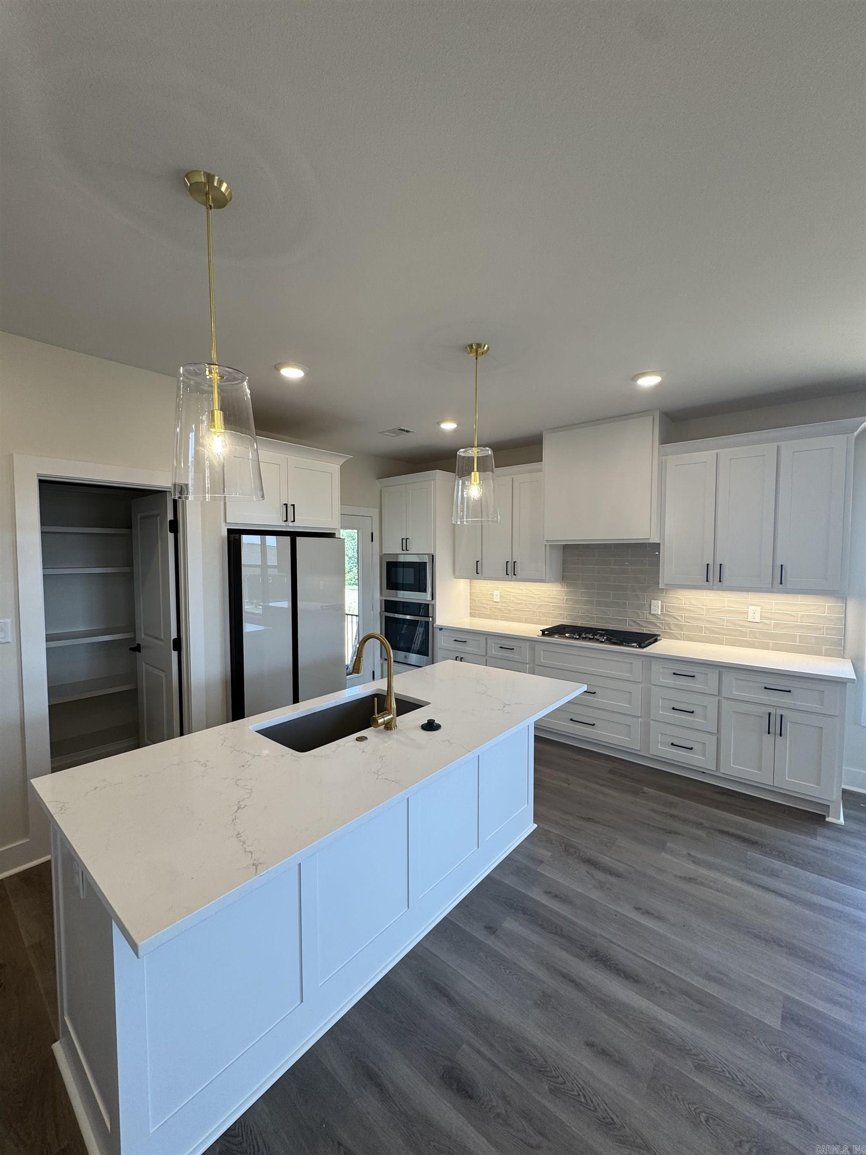 MIDTOWN BRYANT - Residential