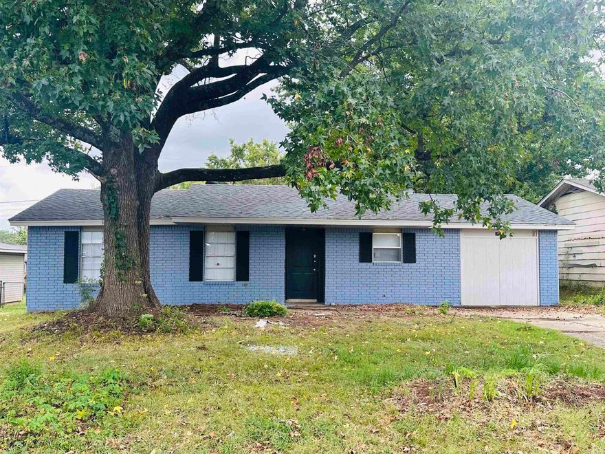 This beautiful rental is a must see. Must make twice the rent to qualify. 4 Bedroom 1.5 Bath fully remodeled with new roof and appliances. Housing Vouchers are Welcomed and must be approved to schedule a showing. Tia Ligon at 501-3479875