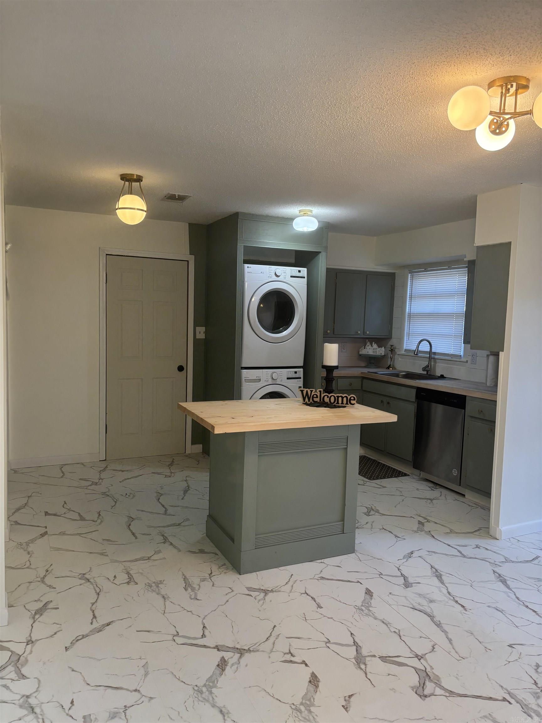 BROOKHAVEN - Residential