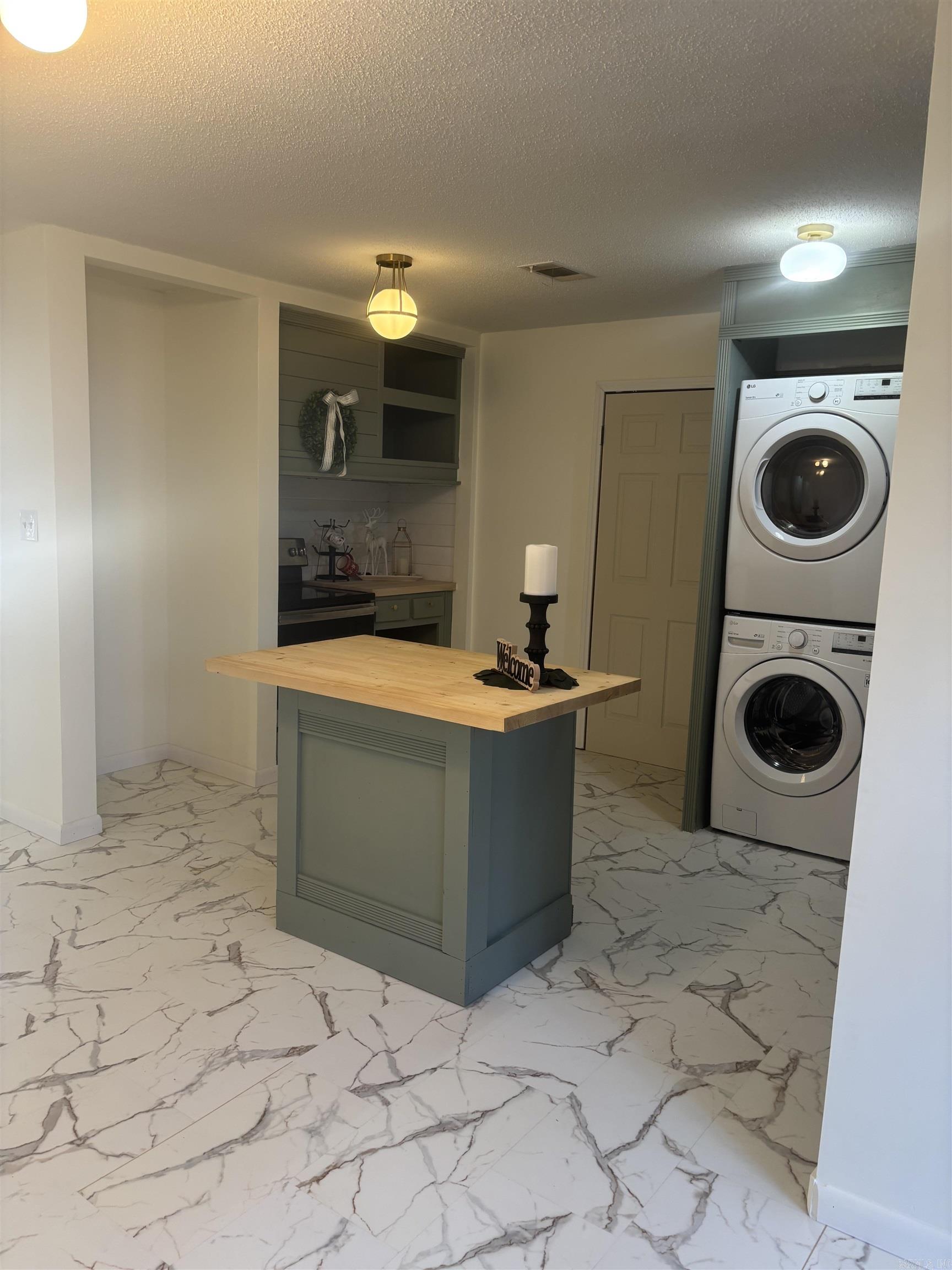 BROOKHAVEN - Residential