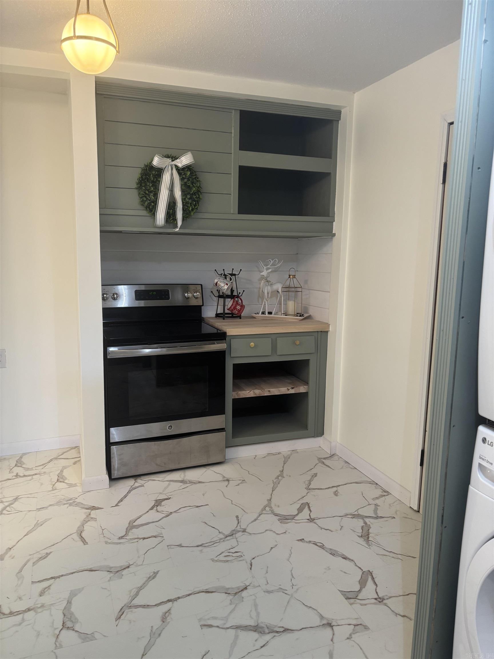 BROOKHAVEN - Residential