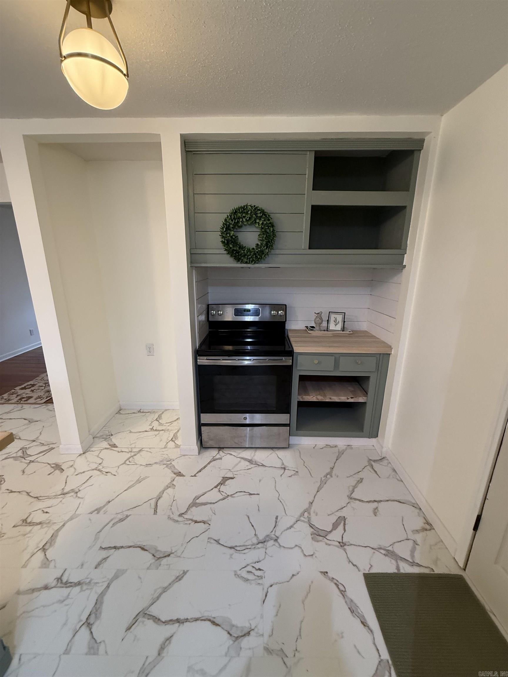 BROOKHAVEN - Residential