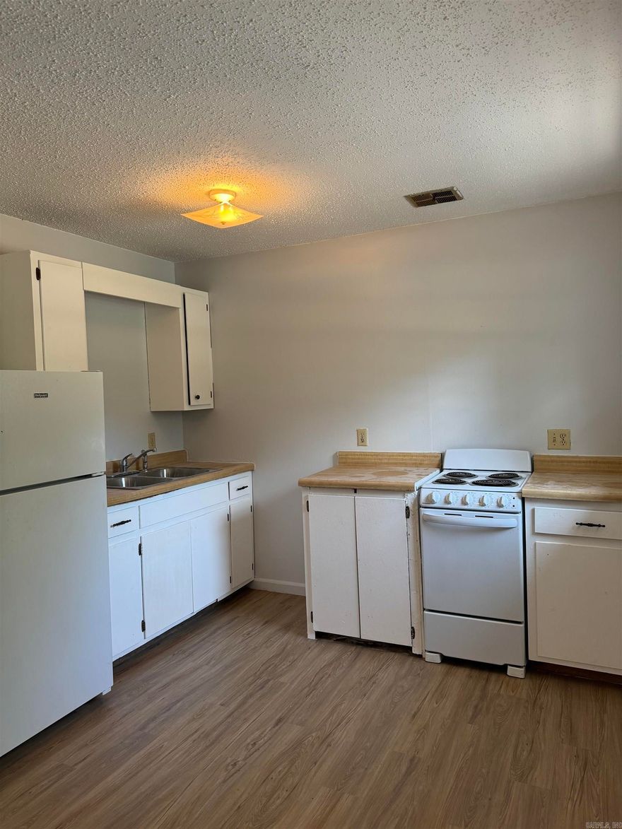 1 bed 1 bath. This home is move in ready and wont last long.  Fill out the application and we will set up a showing with you...if you decide that you want the property...we will collect $25 for each application (each person over 18 living in home has to fill out a separate application)  Emergency contact must be someone NOT living in the home  PLEASE MAKE SURE YOU UPLOAD ALL ATTACHMENTS,,, APPLICATIONS WILL NOT BE PROCESSED WITHOUT THESE ITEMS. IF YOU HAVE BEEN ON YOUR JOB LESS THAN 1 YEAR..... WE WILL NEED TO KNOW THE PREVIOUS EMPLOYER AND/OR SEE W2 FOR THAT YEAR  - Rent: $550 a month  - Security deposit: $300 - Application Fee: $25 per applicant - Income Requirement: 3 x's the amount of rent - Utilities: Tenants pay ALL utilities, - Lease Term: 12 months  - Pet Policy: pet privilege fee $25 per month  No sex offenders, evictions, or bankruptcies will be accepted within the last 7 years. Landlord contact info for last 2 years. 3 most recent pay stubs (or 2 years tax returns if self-employed). Government-issued ID, pet photo taken with applicant (if applicable)  Rental Terms Rent: $550 Application Fee: $25 Security Deposit: $300 Available Now