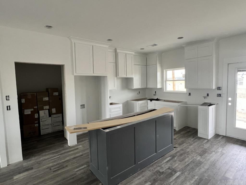 EAST MEADOW - Residential