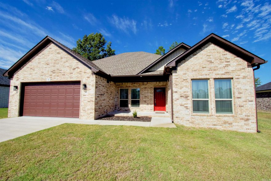 This stunning home built in 2022 features high ceilings and beautiful granite countertops throughout. With a fenced backyard, it's perfect for families with children and pets. The property has been meticulously maintained and is in like-new condition. The location is ideal, as it is conveniently located near award-winning Greenbrier Schools, making it a great option for families with school-aged children. Don't miss out on the opportunity to make this beautiful home yours!