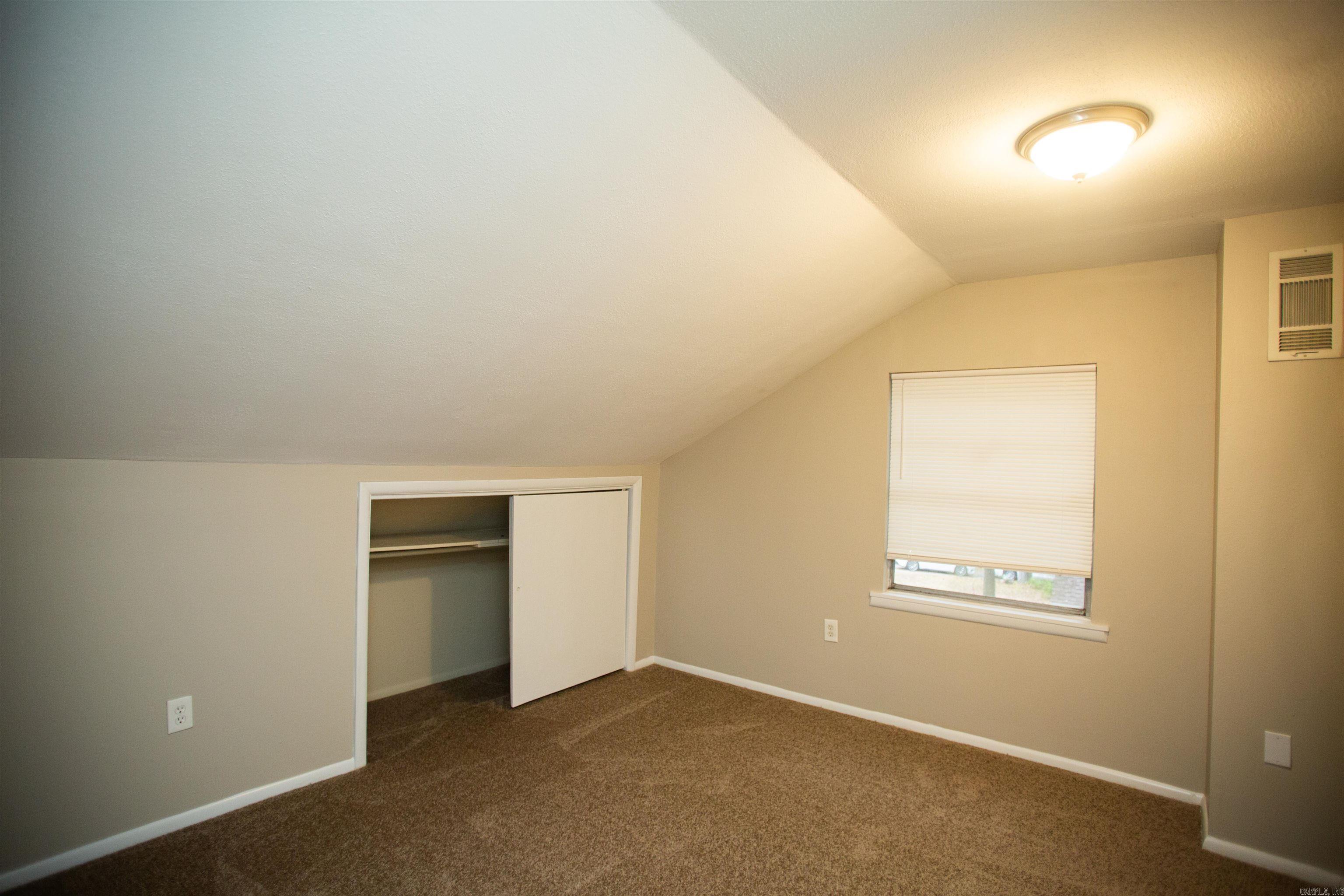 ROLLING OAKS - Residential