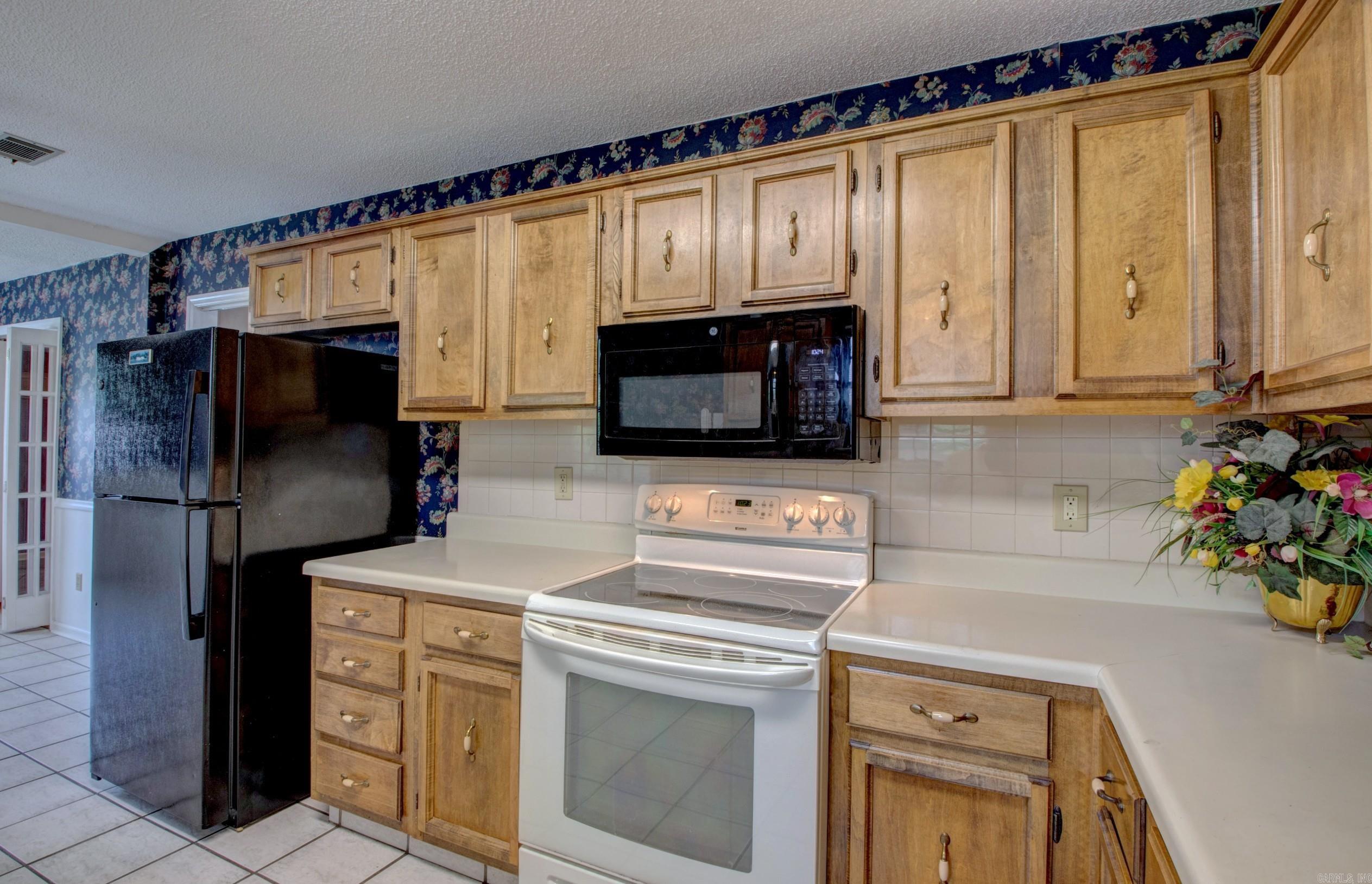 OTTER CREEK VILLAGE COML - Residential