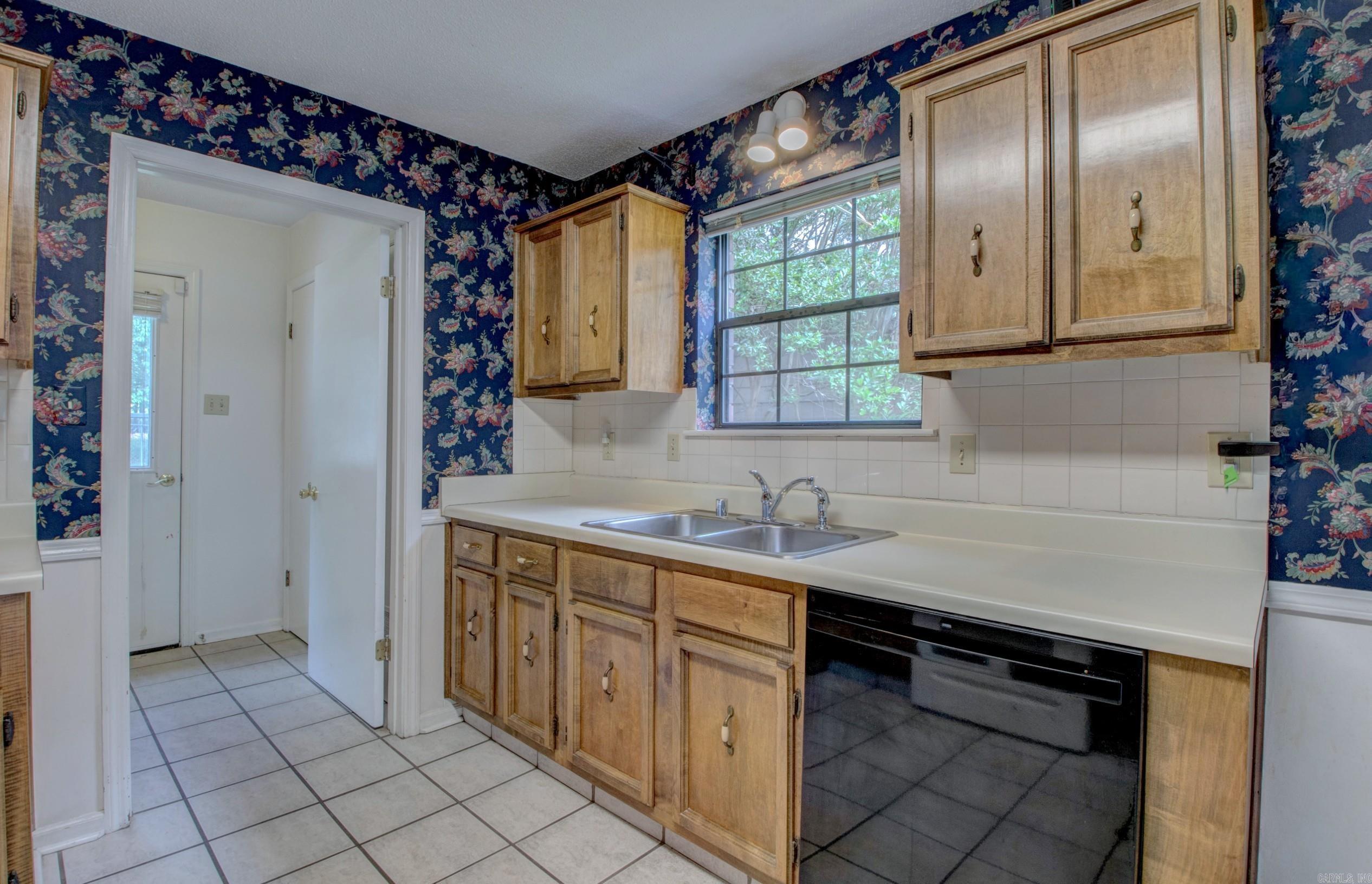 OTTER CREEK VILLAGE COML - Residential