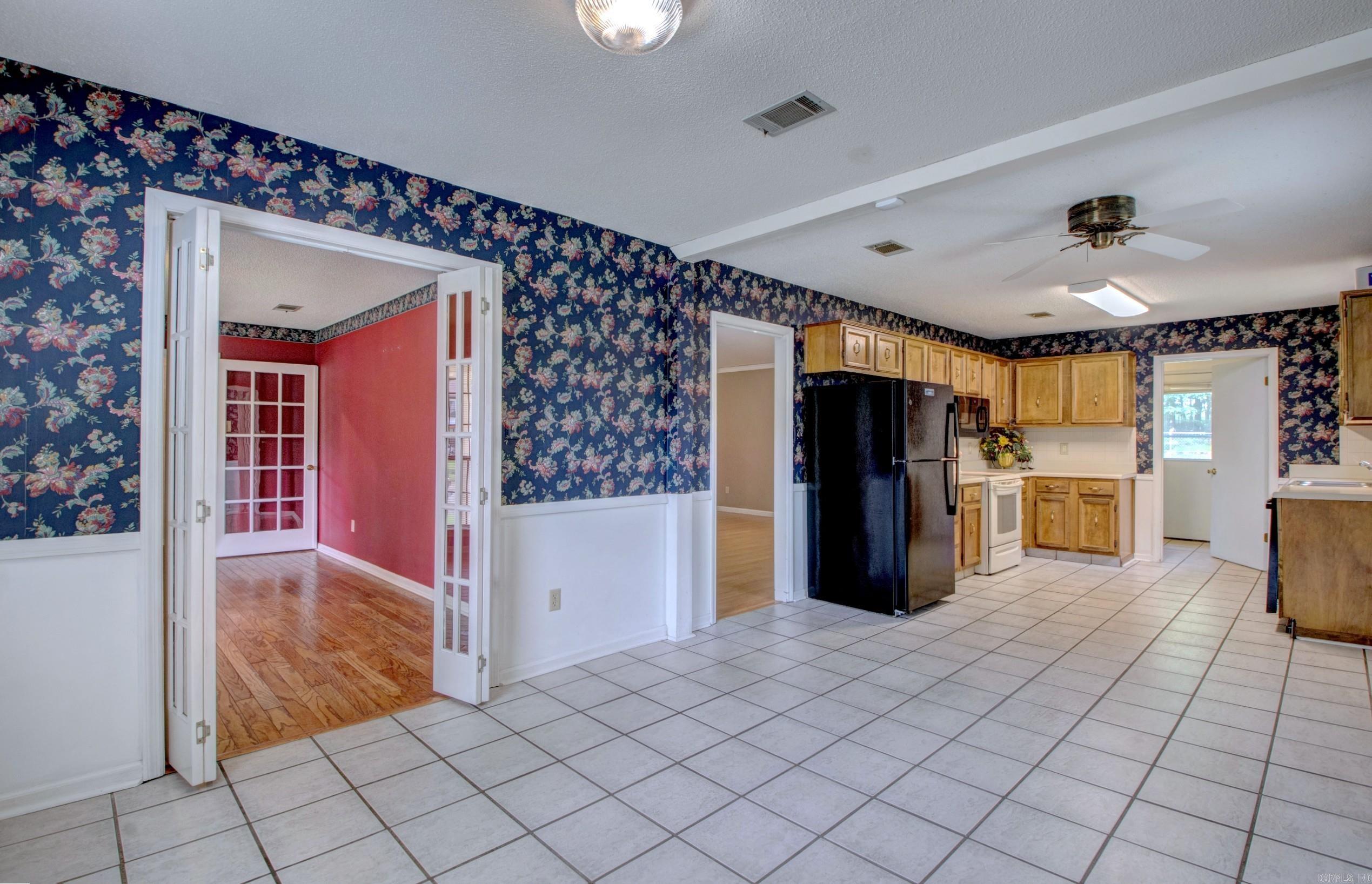 OTTER CREEK VILLAGE COML - Residential