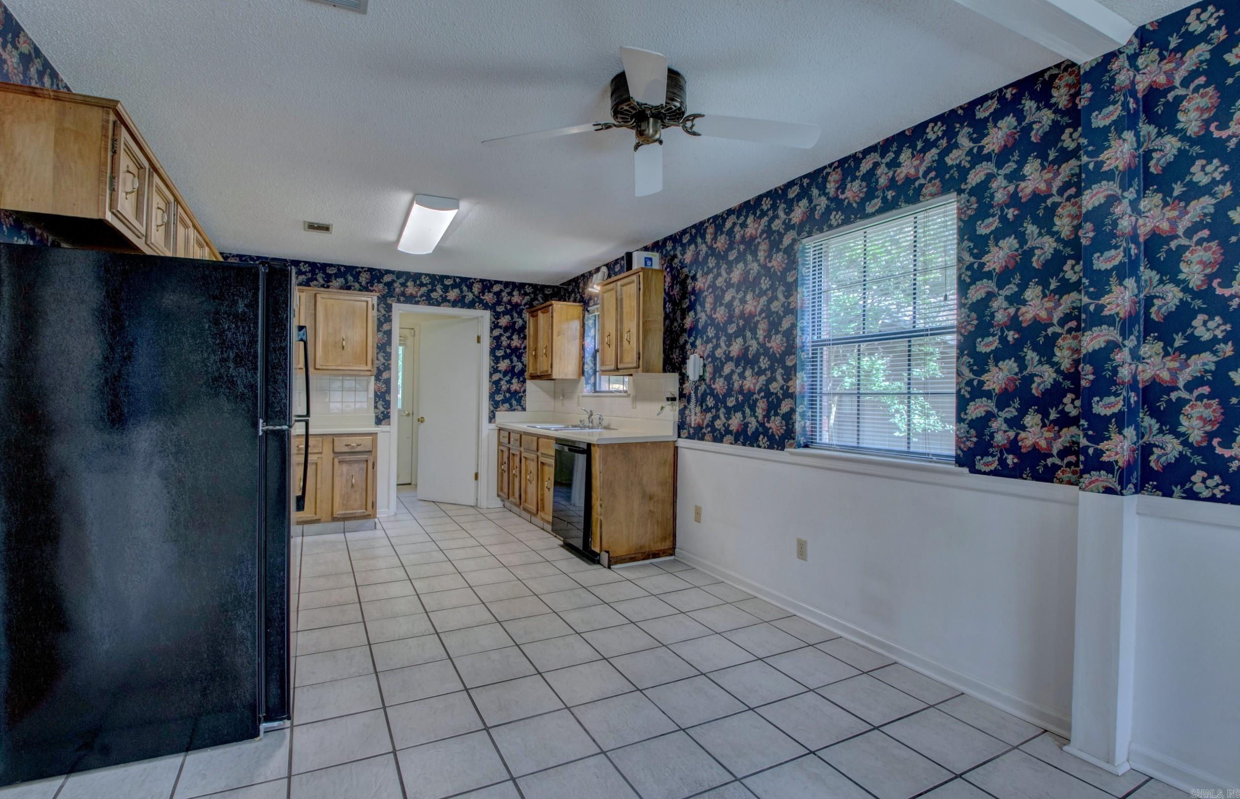 OTTER CREEK VILLAGE COML - Residential