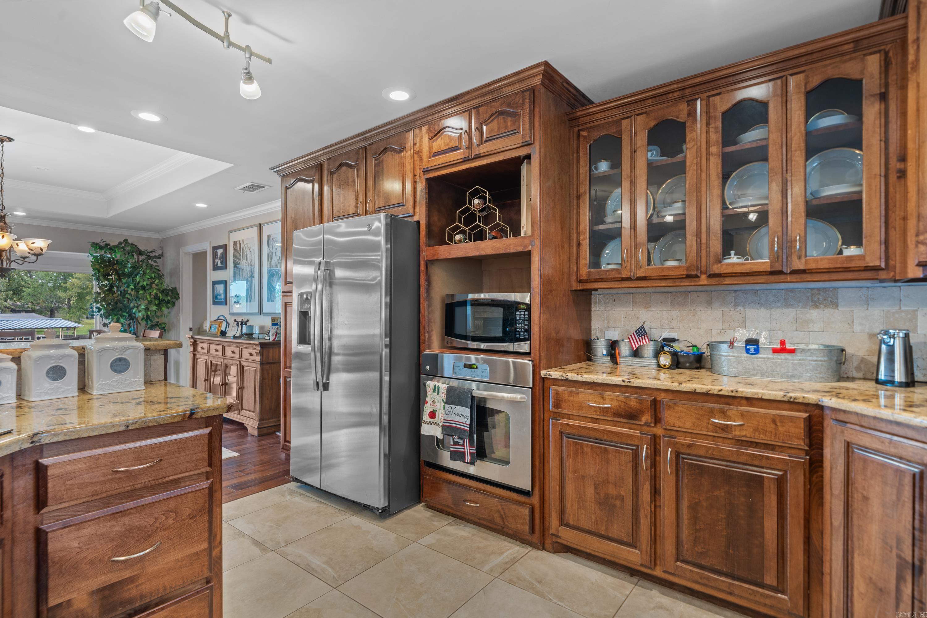 HI-LO ACRES - Residential