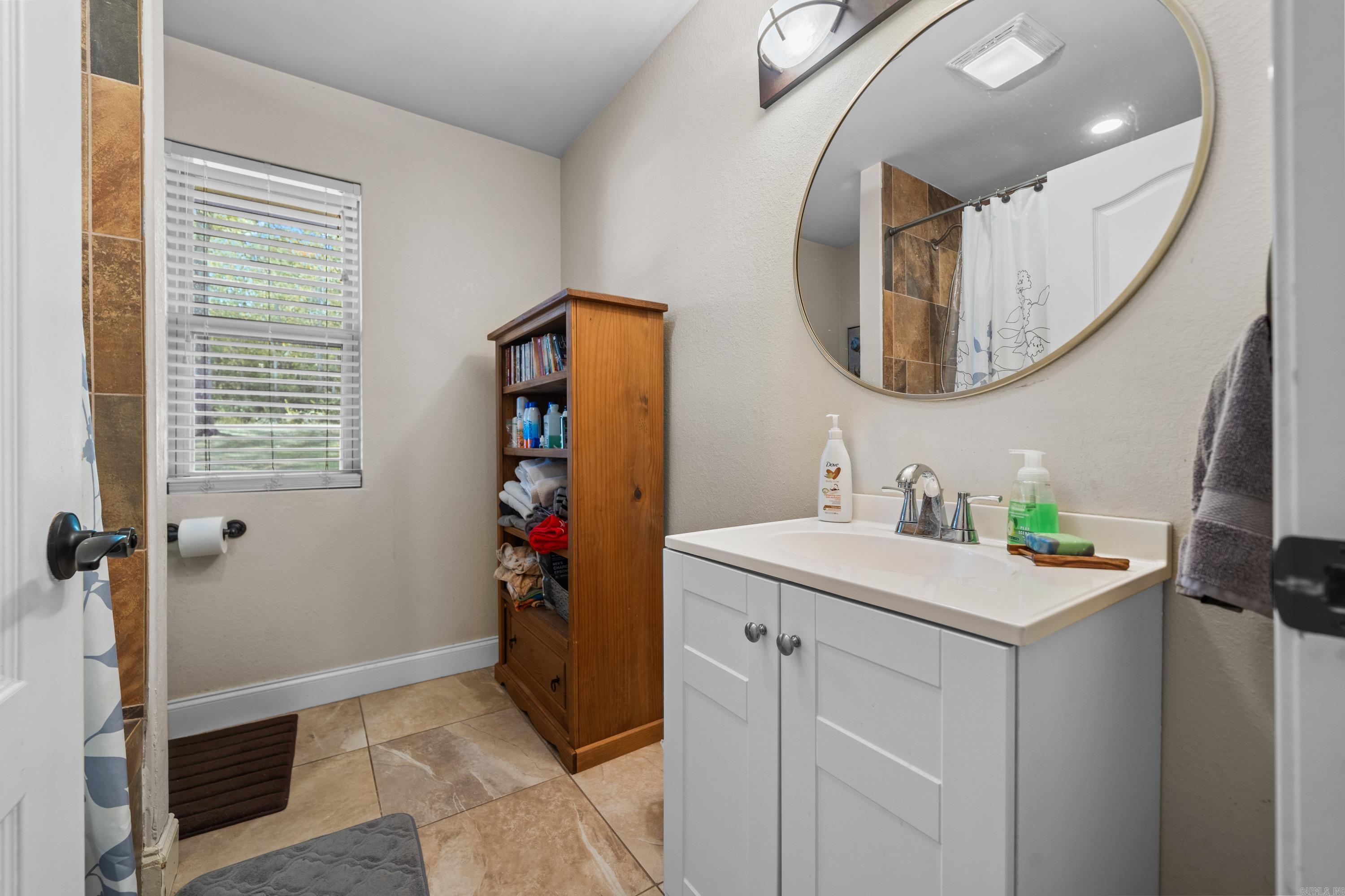 HI-LO ACRES - Residential