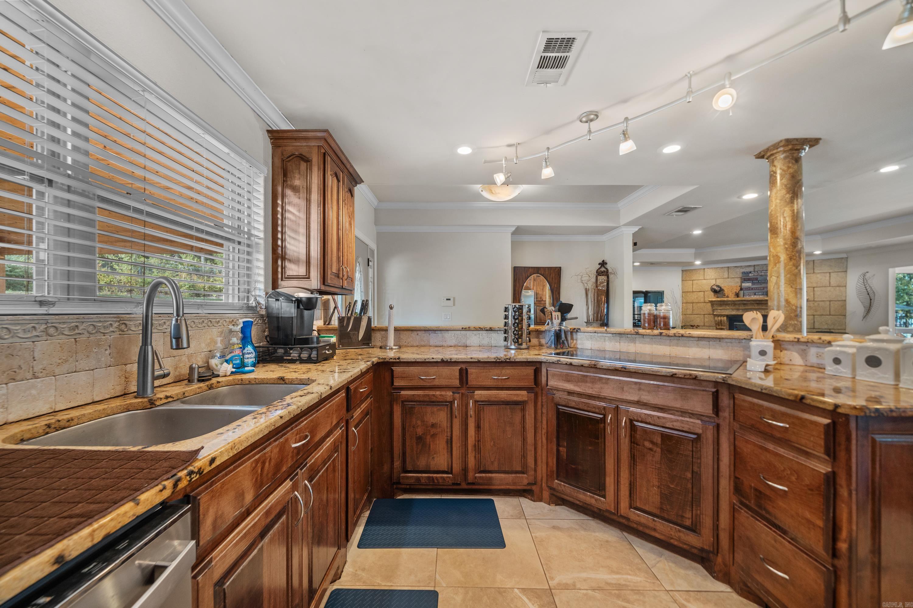 HI-LO ACRES - Residential