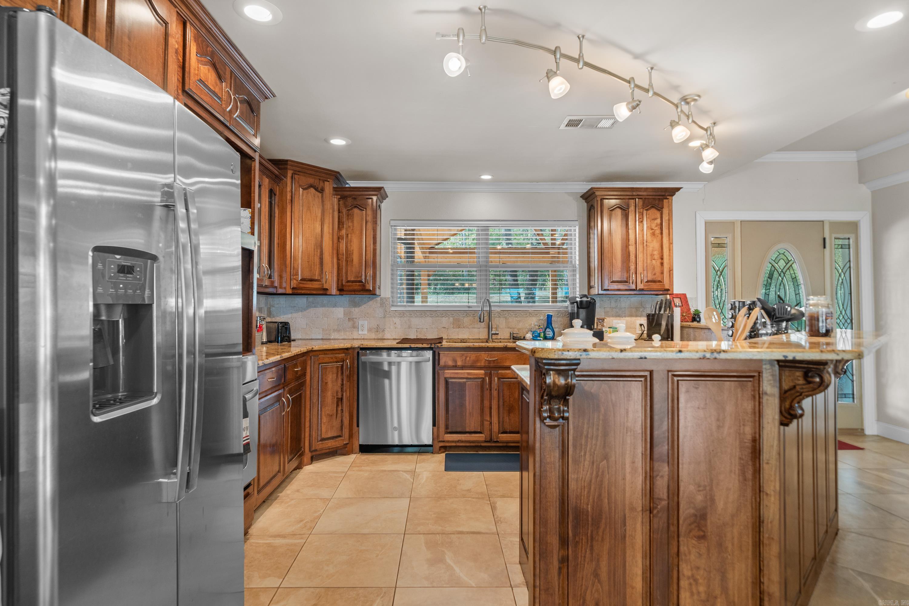 HI-LO ACRES - Residential