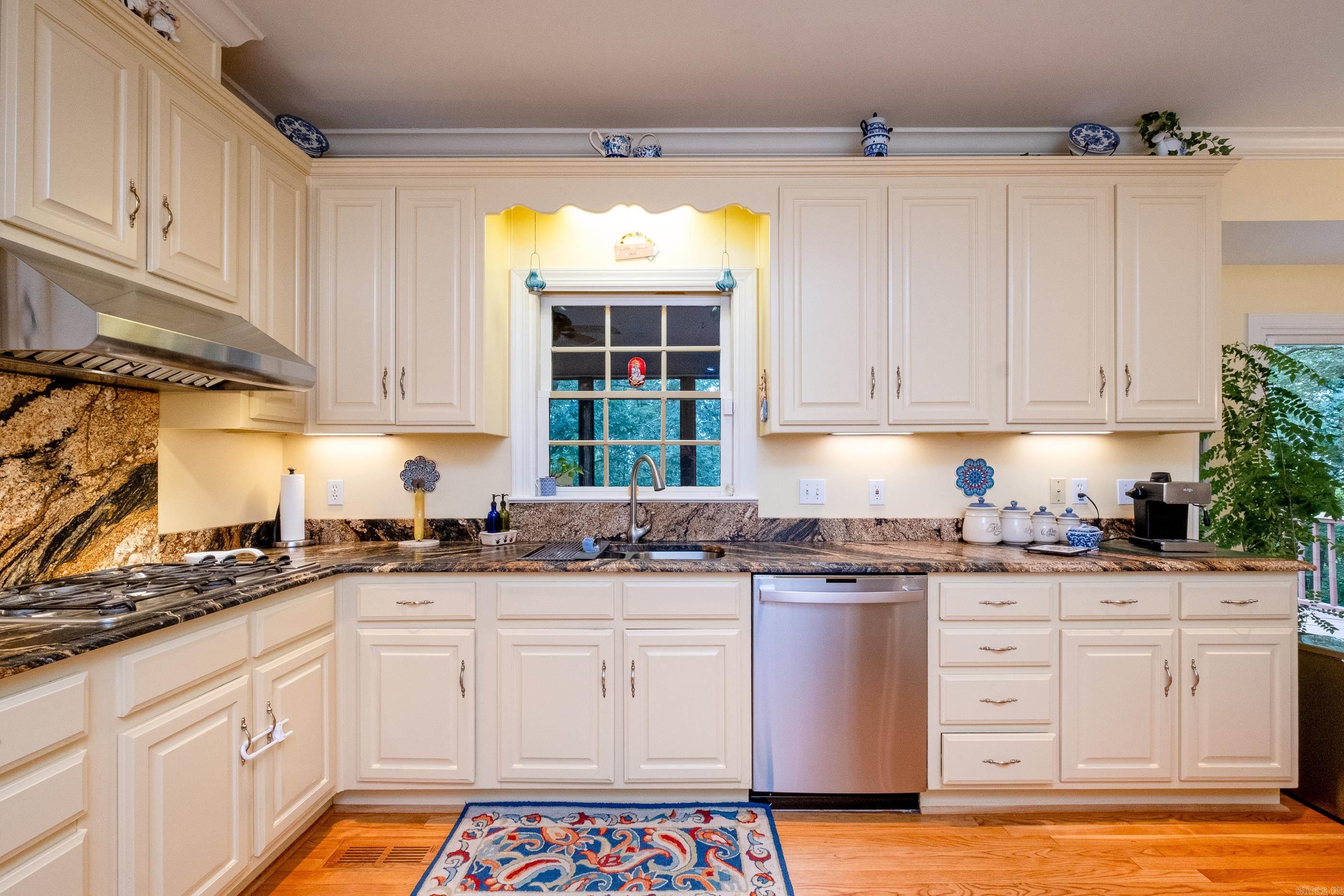 BELLE POINTE ADDN - Residential