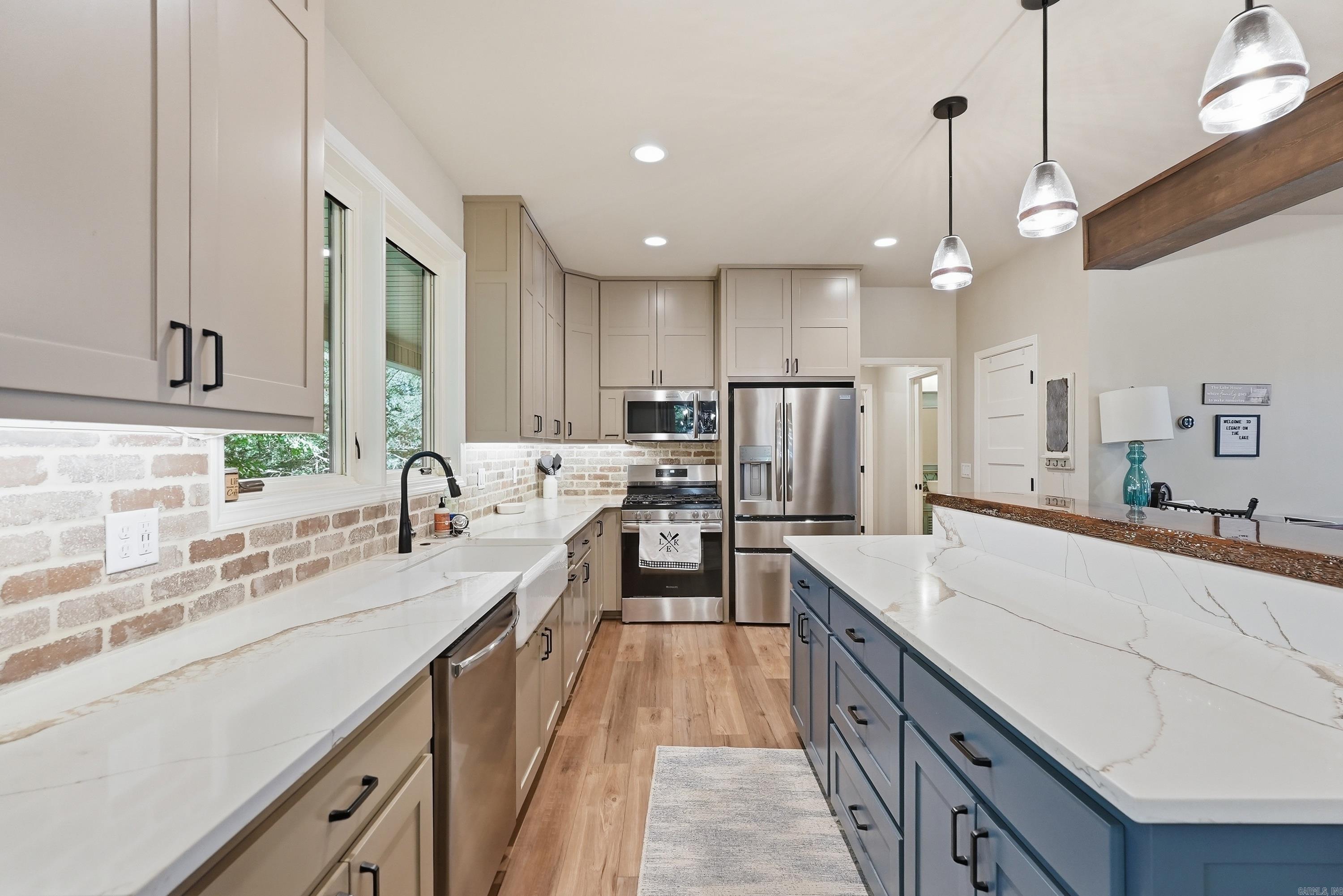 RAYNOR'S RIDGE - Residential