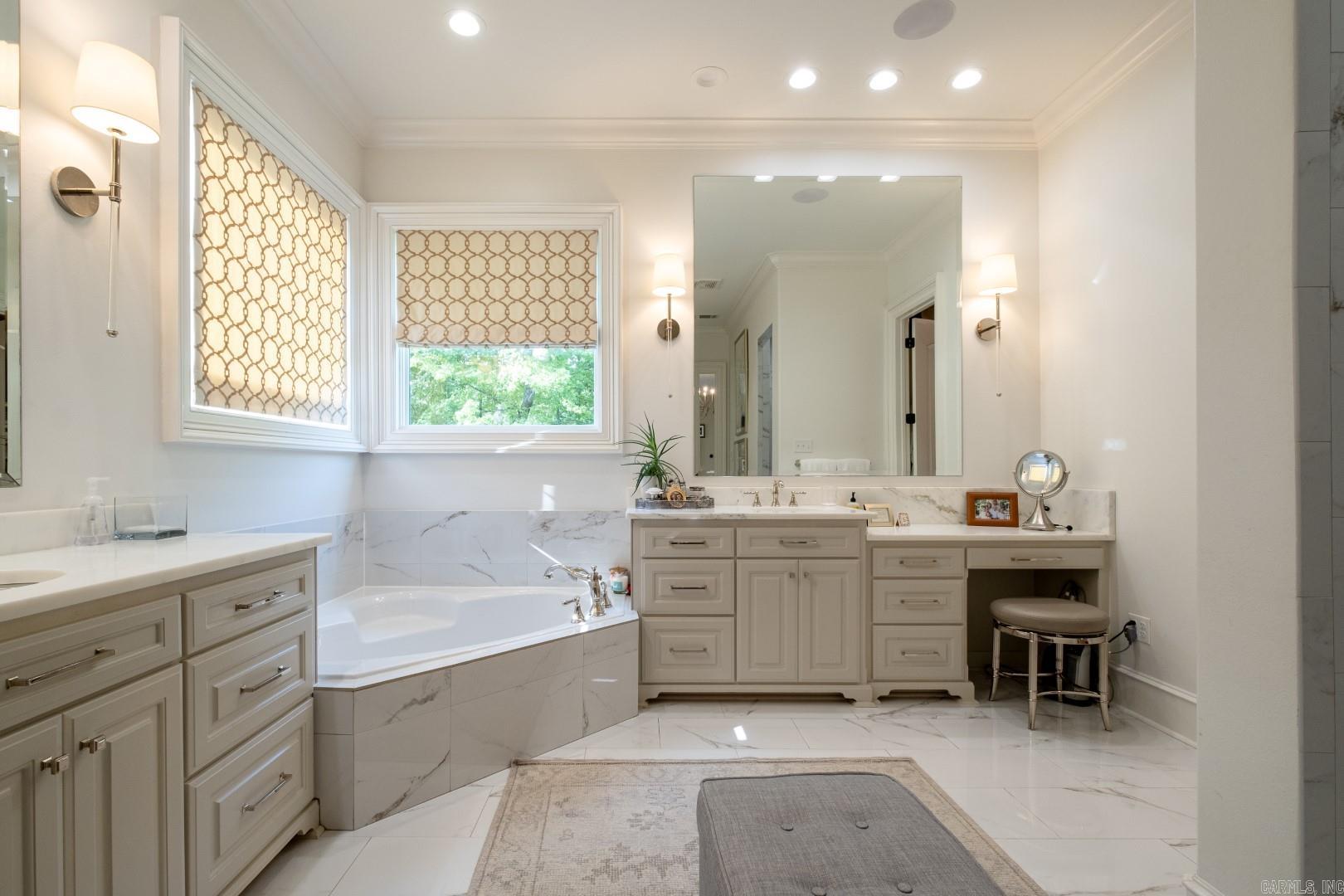 CHENAL VALLEY HALLEN COURT - Residential