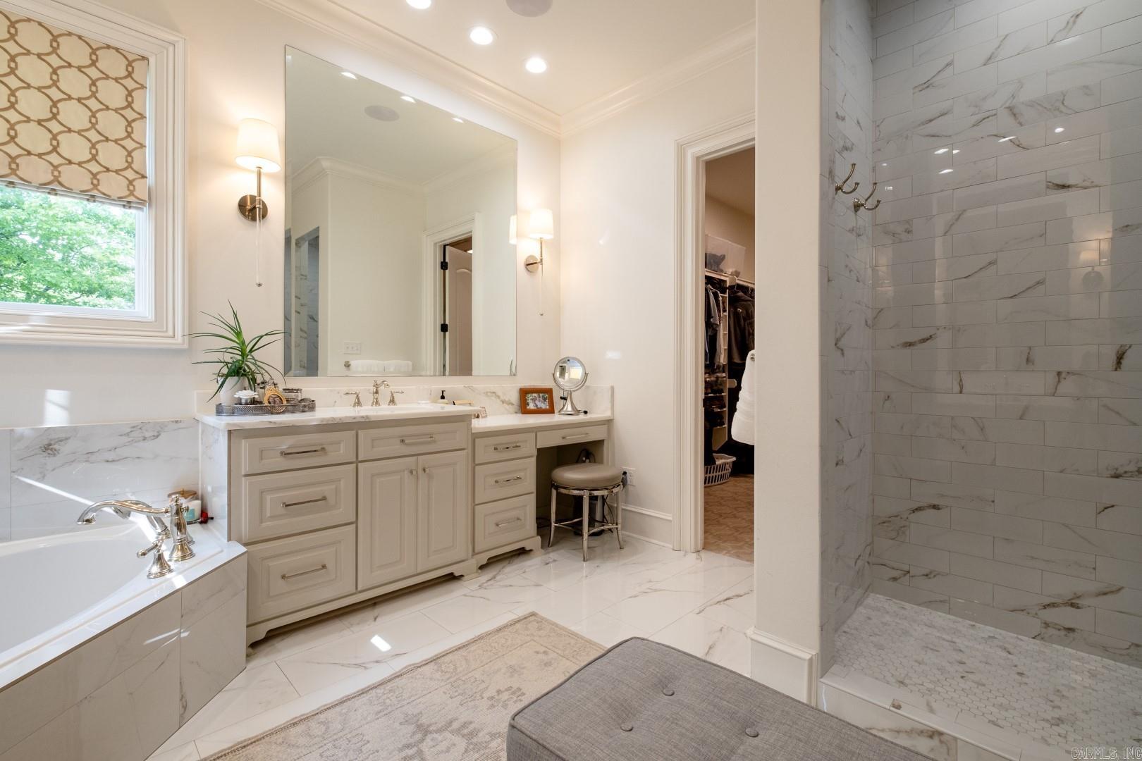 CHENAL VALLEY HALLEN COURT - Residential