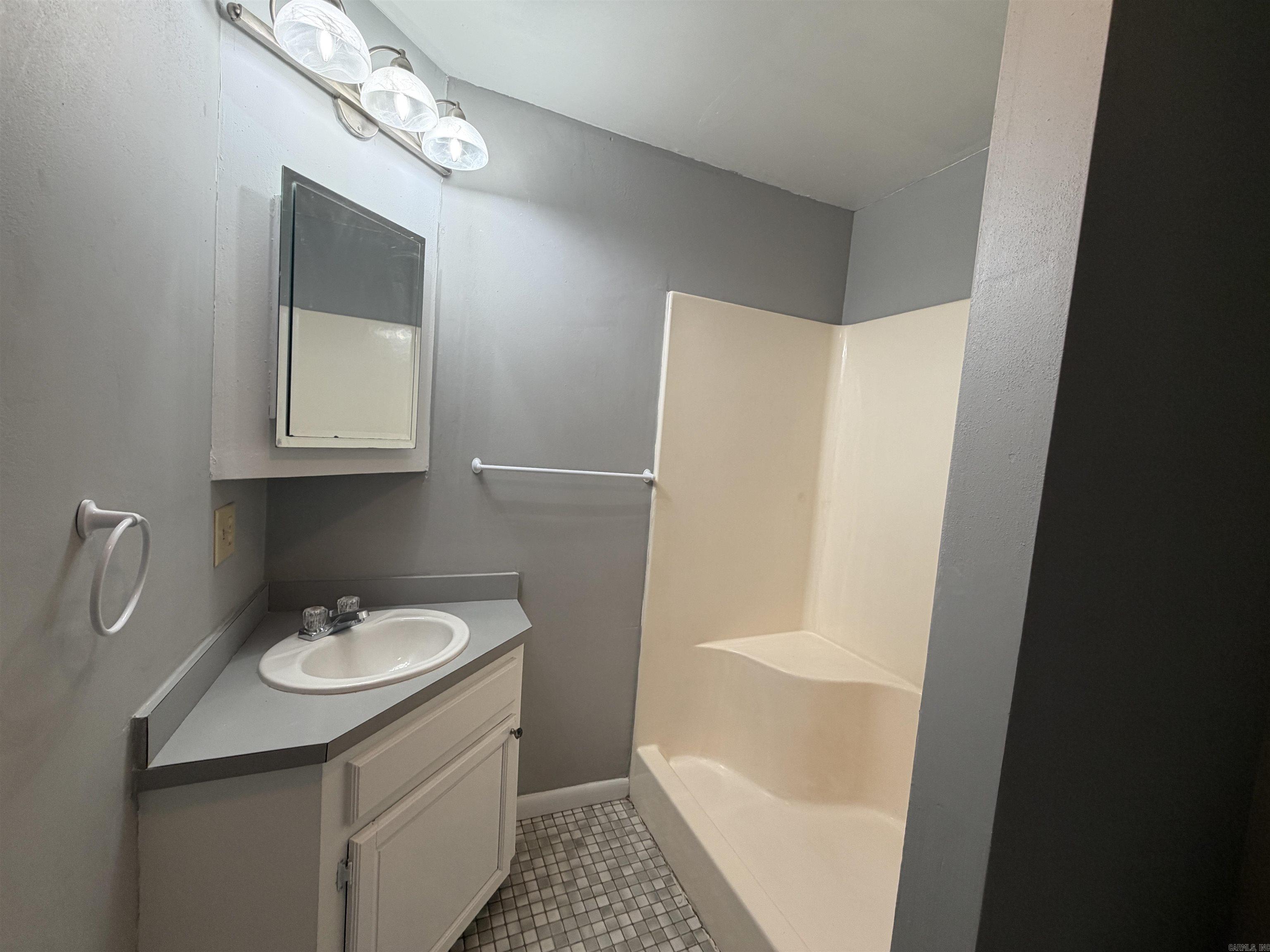 COLONIAL PARK - Residential