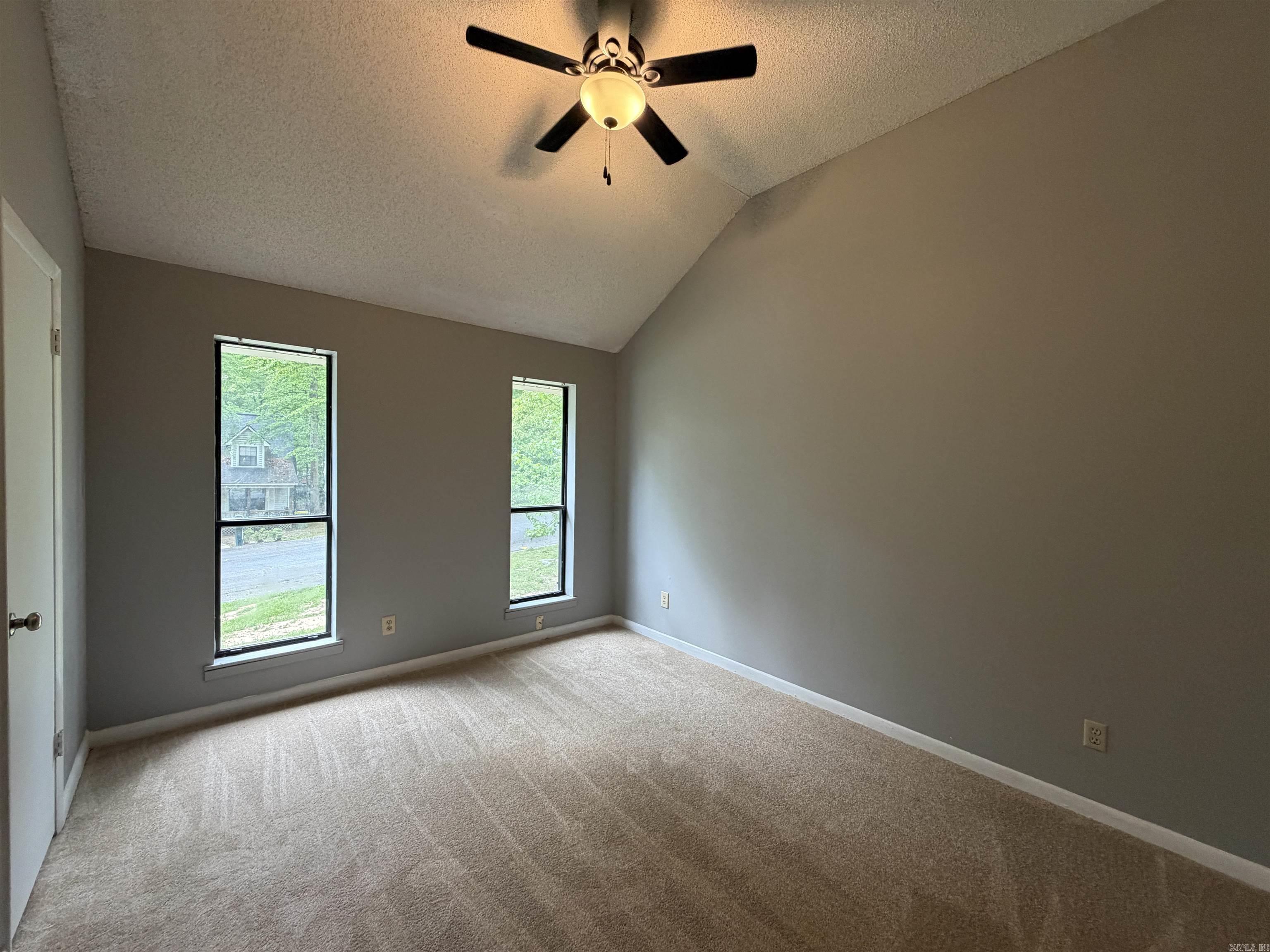 COLONIAL PARK - Residential