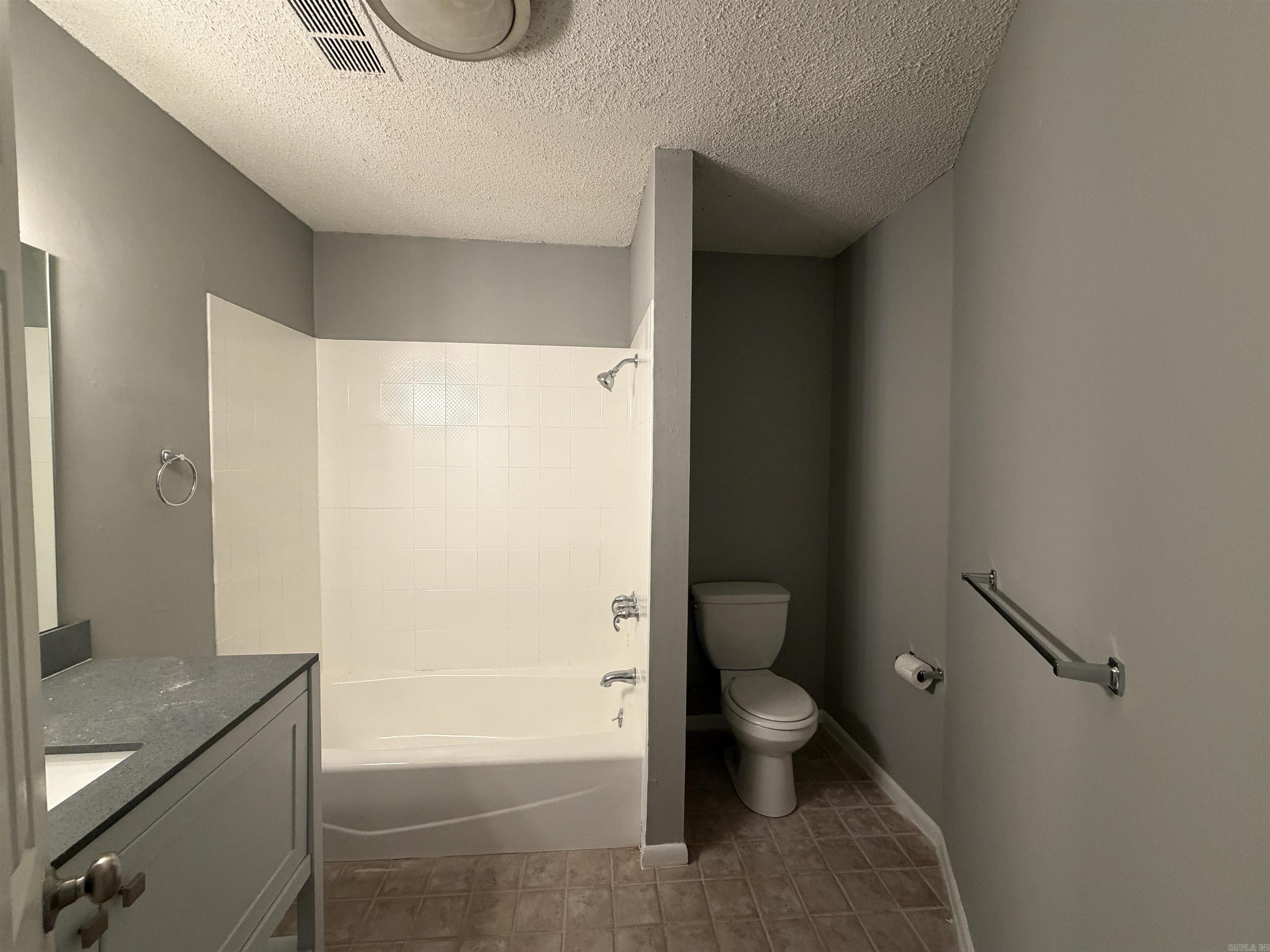 COLONIAL PARK - Residential