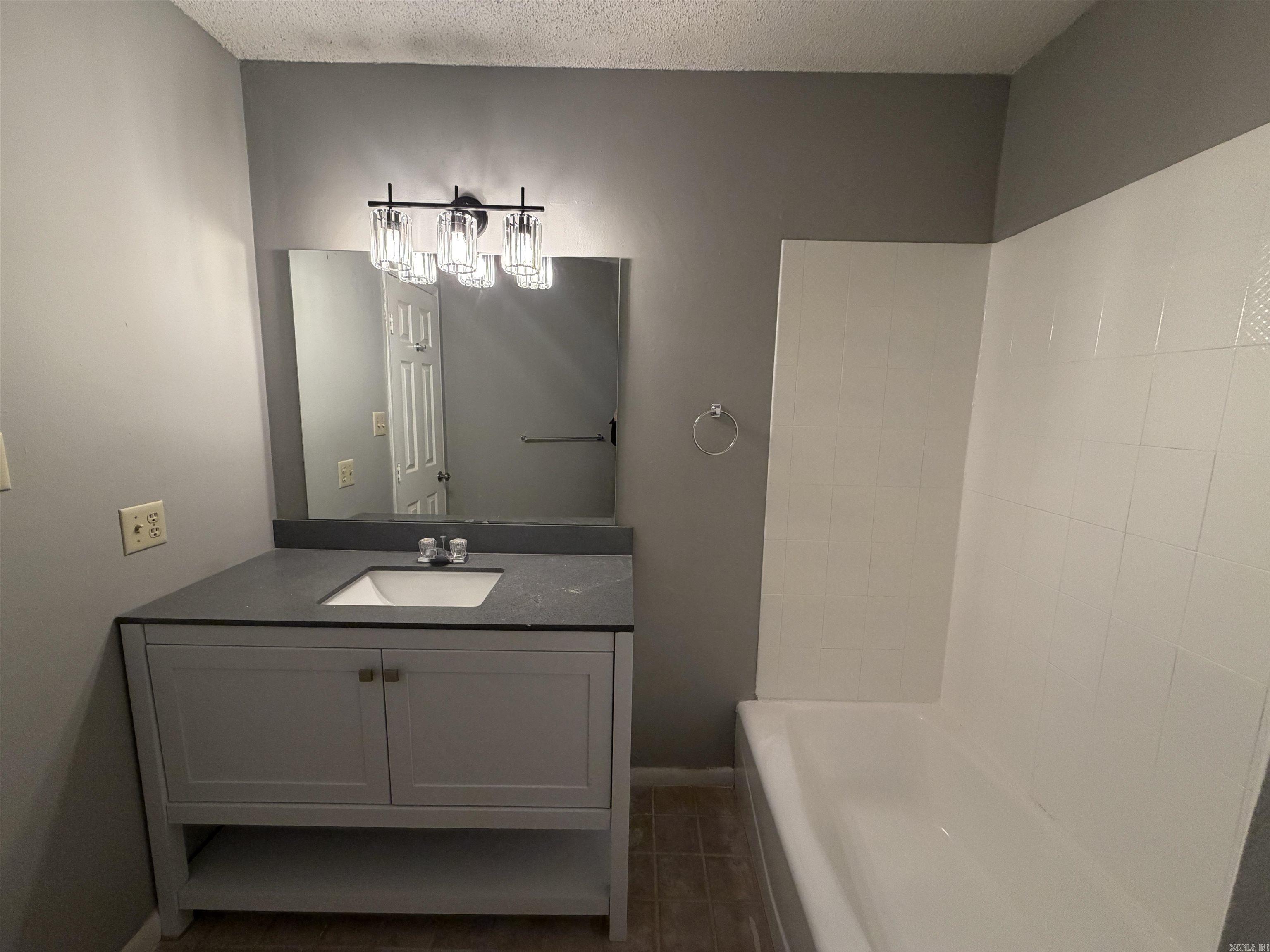 COLONIAL PARK - Residential