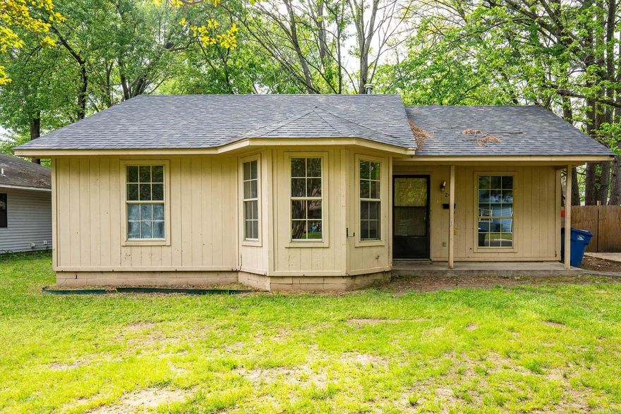 Great investment property just two blocks from the University of Central Arkansas. This property was previously rented for $1,100 per month and features three bedrooms and one bathroom. The kitchen is partially remodeled with granite countertops, and all appliances convey. The roof has recently been replaced as well as the HVAC compressor. Give us a call today to see if this property is the right one for your next investment!