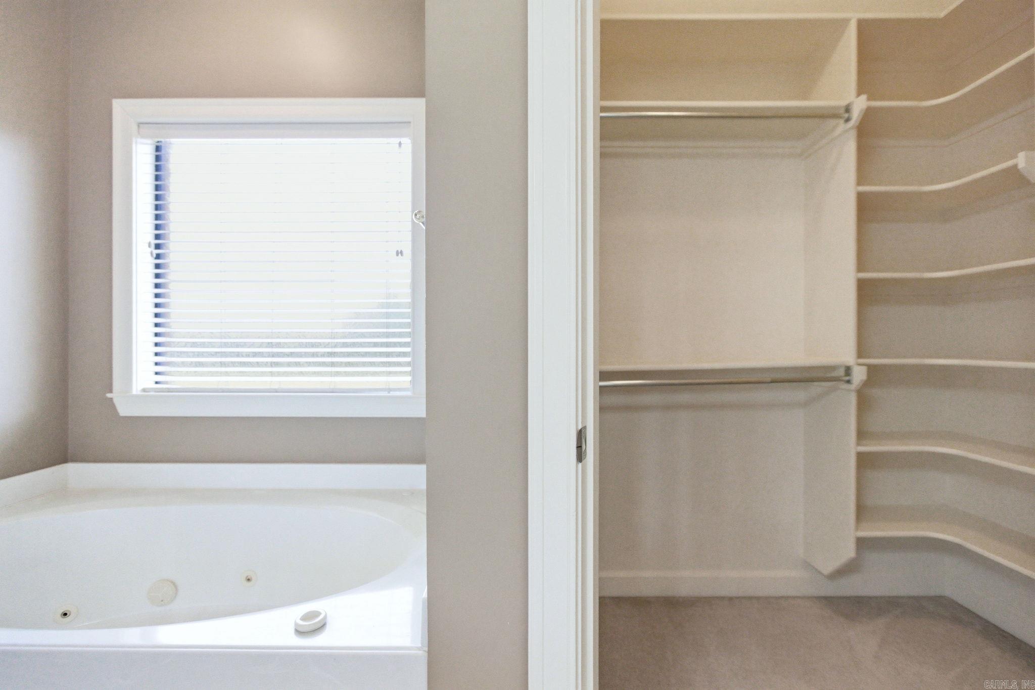 COUNTRY CLUB OF ARK THE - Residential