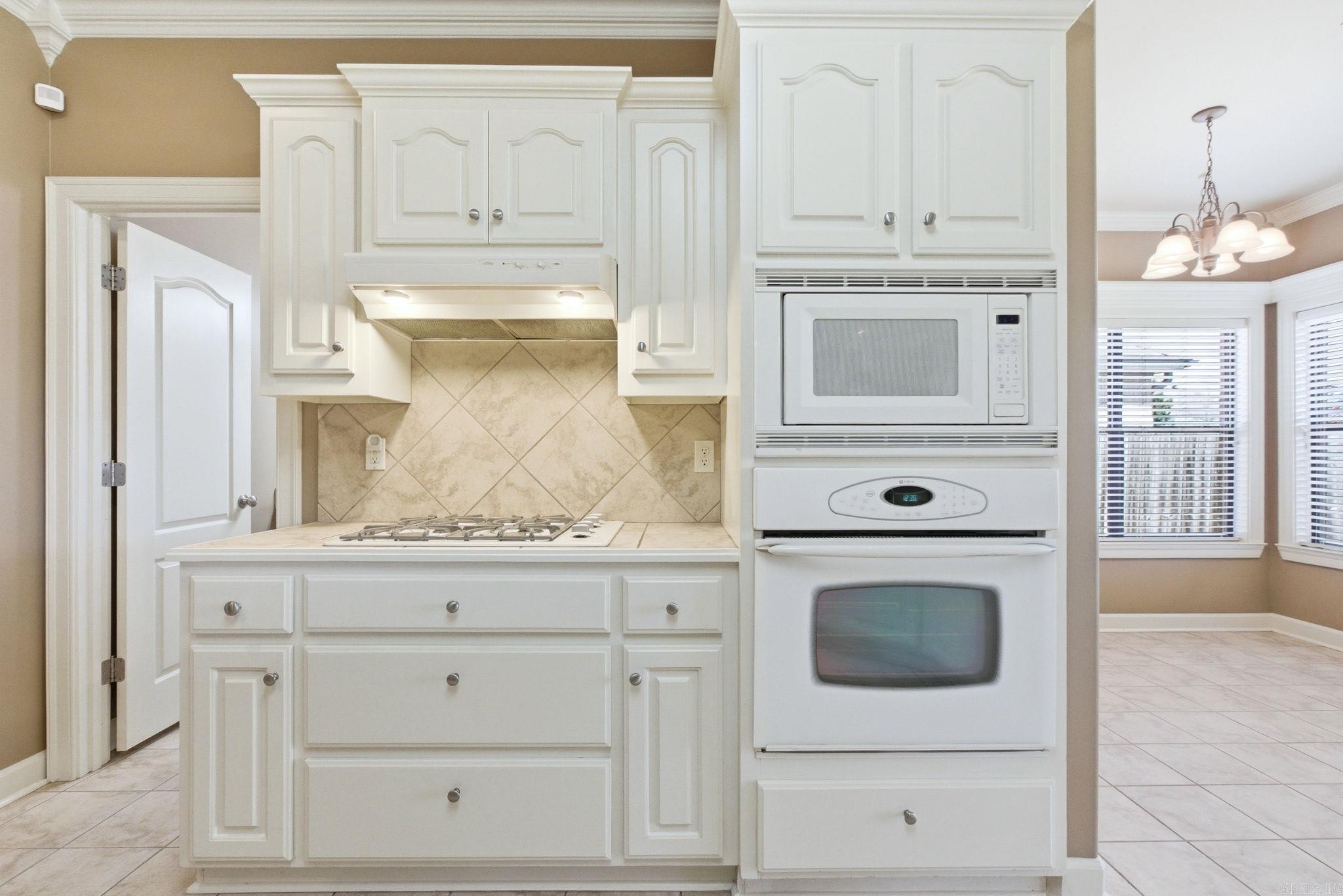 COUNTRY CLUB OF ARK THE - Residential