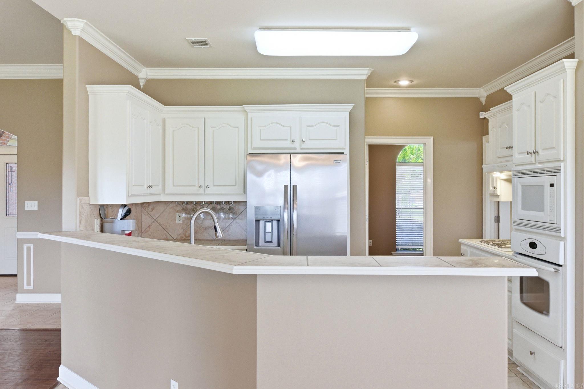 COUNTRY CLUB OF ARK THE - Residential