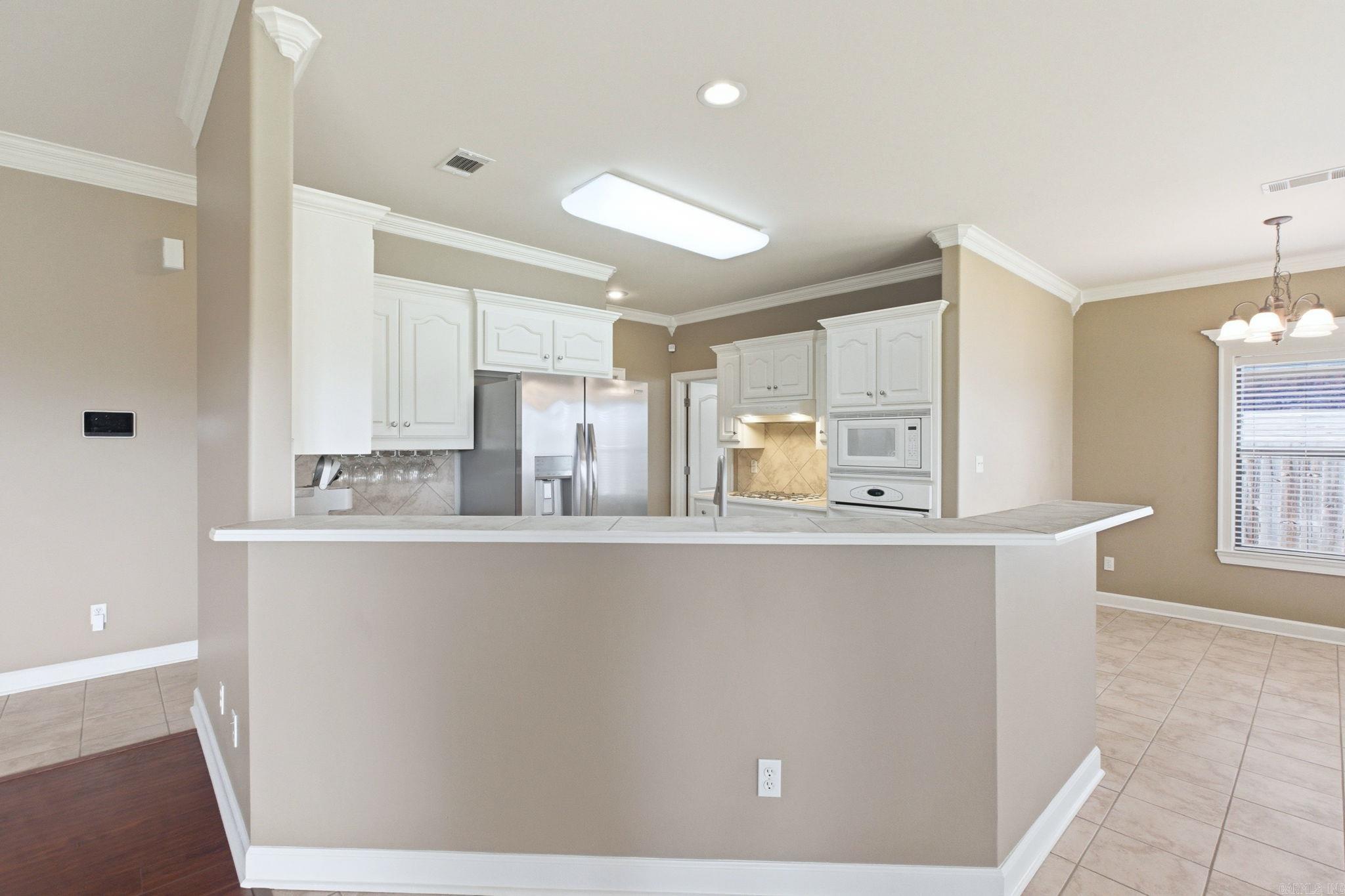 COUNTRY CLUB OF ARK THE - Residential