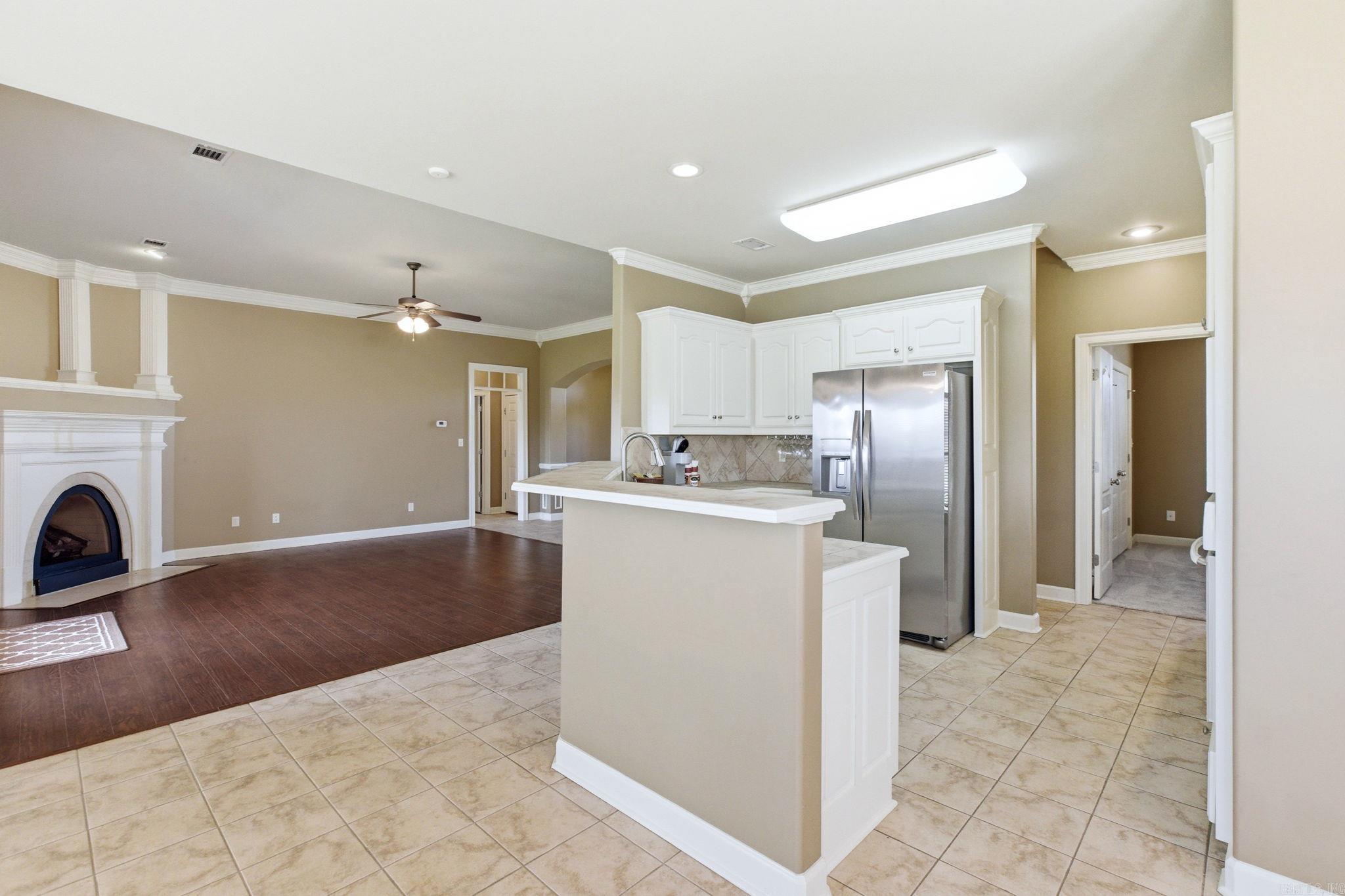 COUNTRY CLUB OF ARK THE - Residential