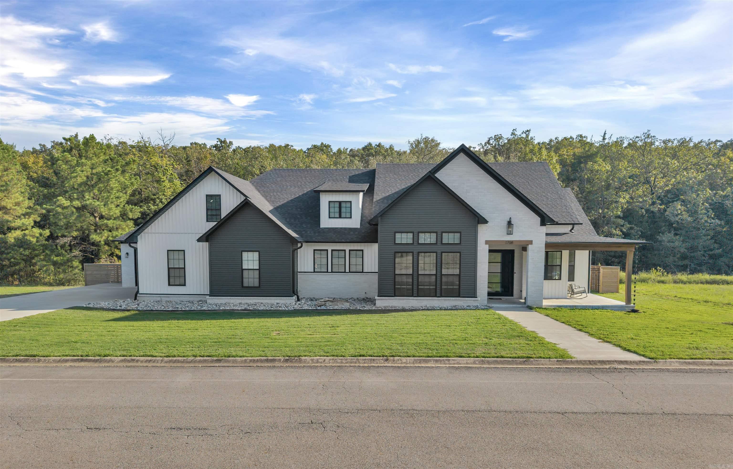 HIDDEN VALLEY ESTATES - Residential