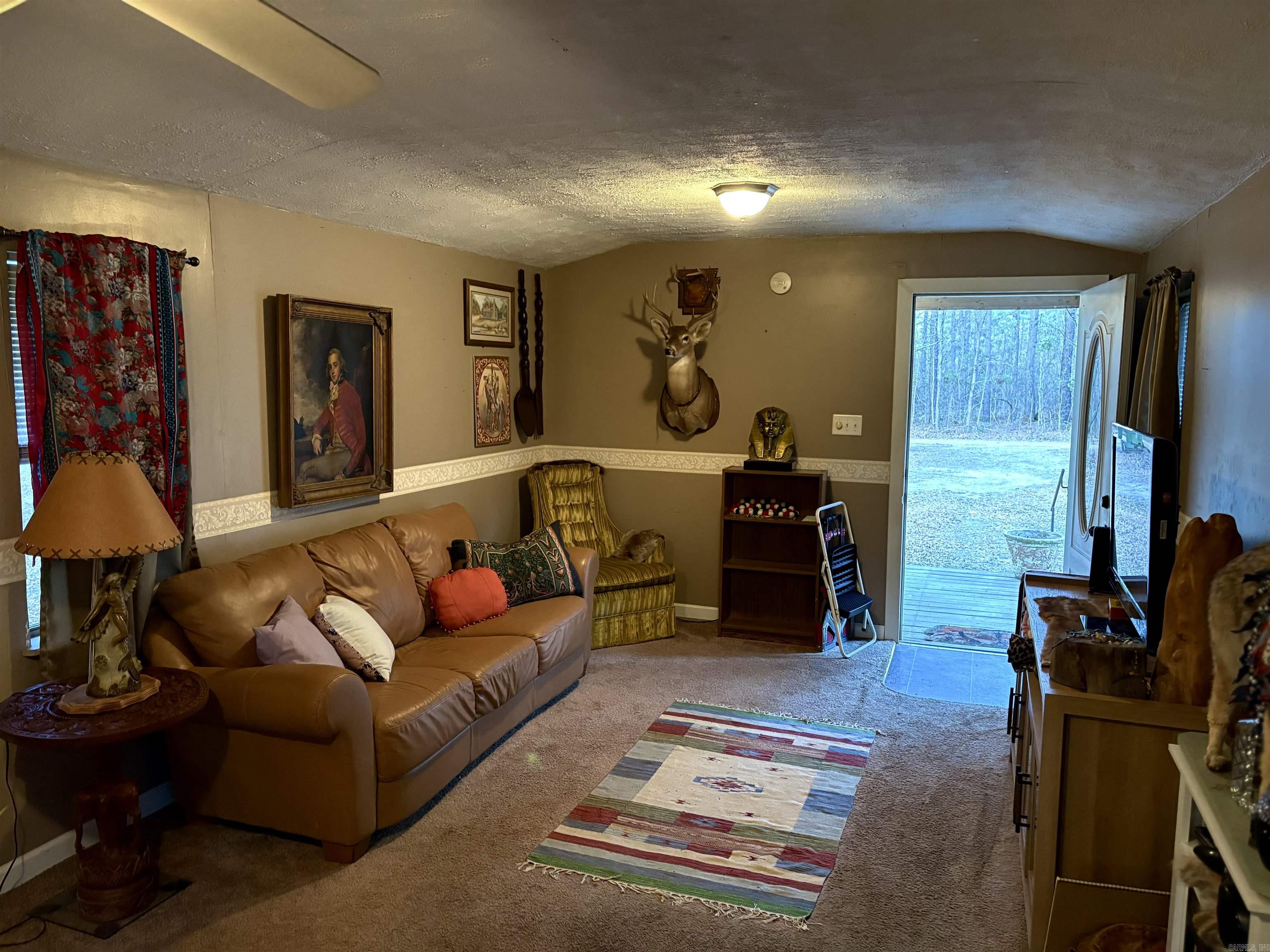 OVERCUP LAKE RESORT - Residential