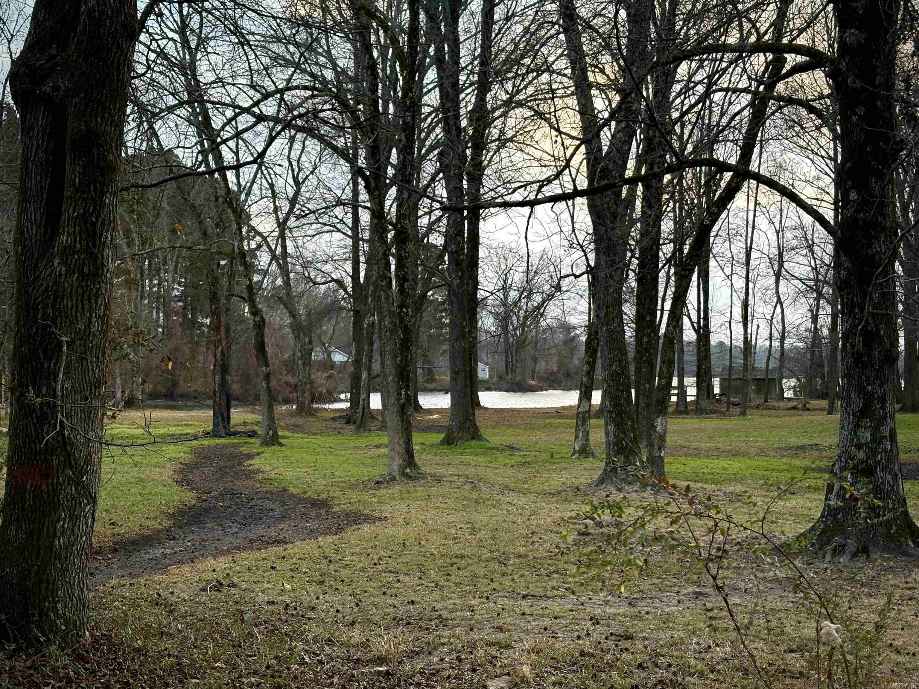 OVERCUP LAKE RESORT - Residential