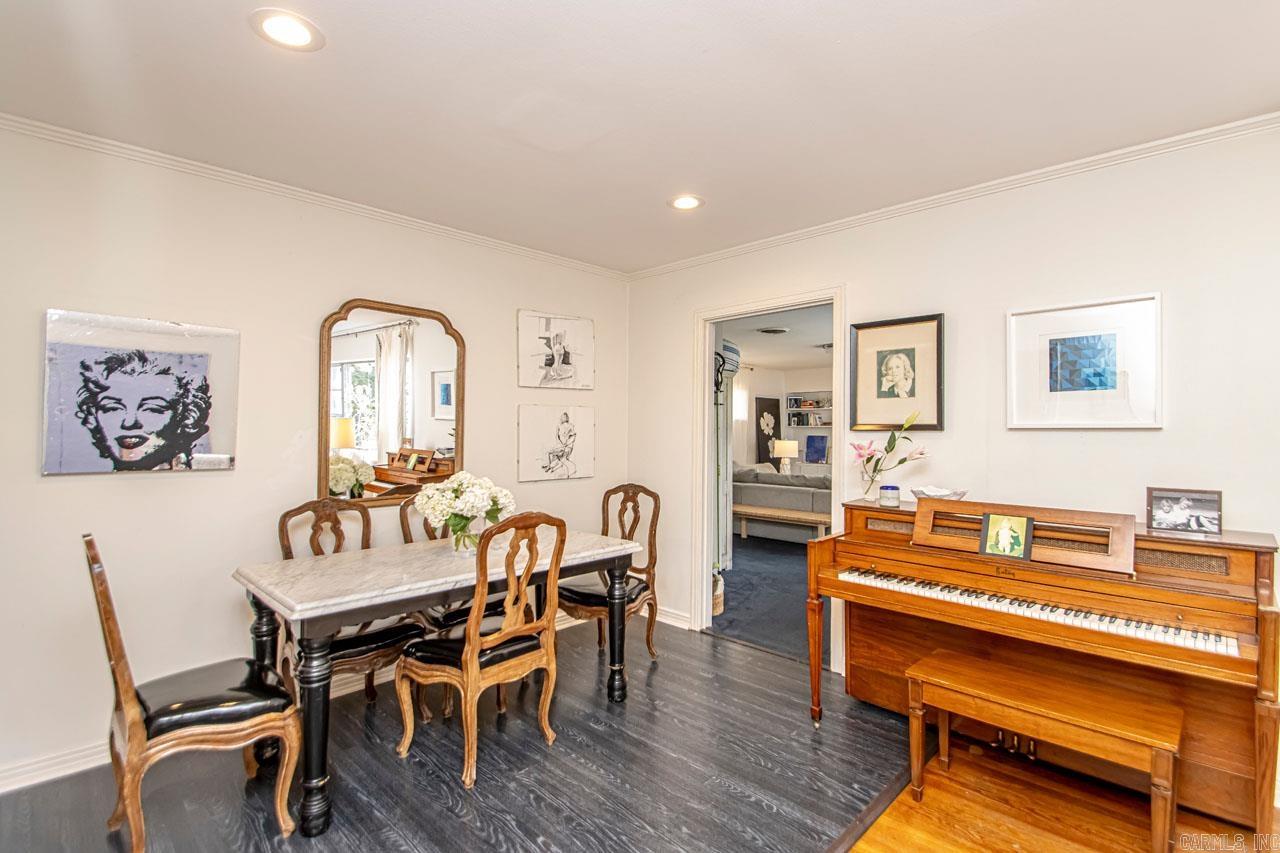 PINE MANOR - Residential