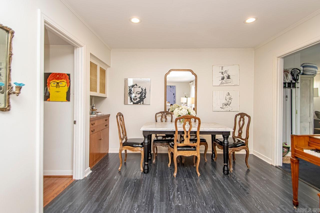 PINE MANOR - Residential