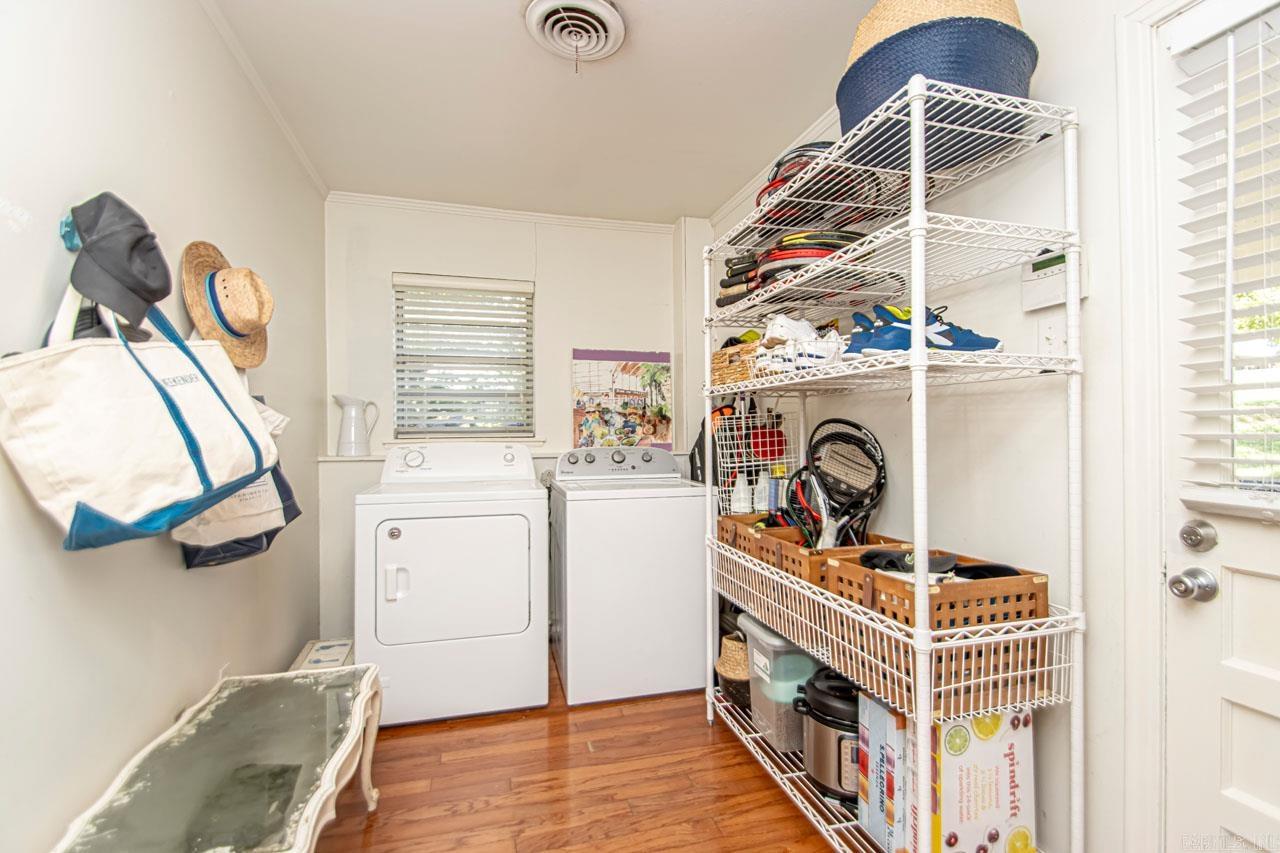 PINE MANOR - Residential