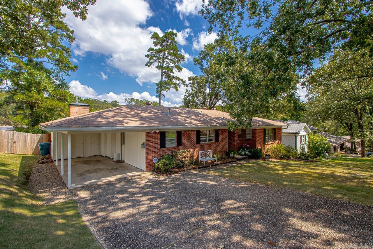 PINE MANOR - Residential